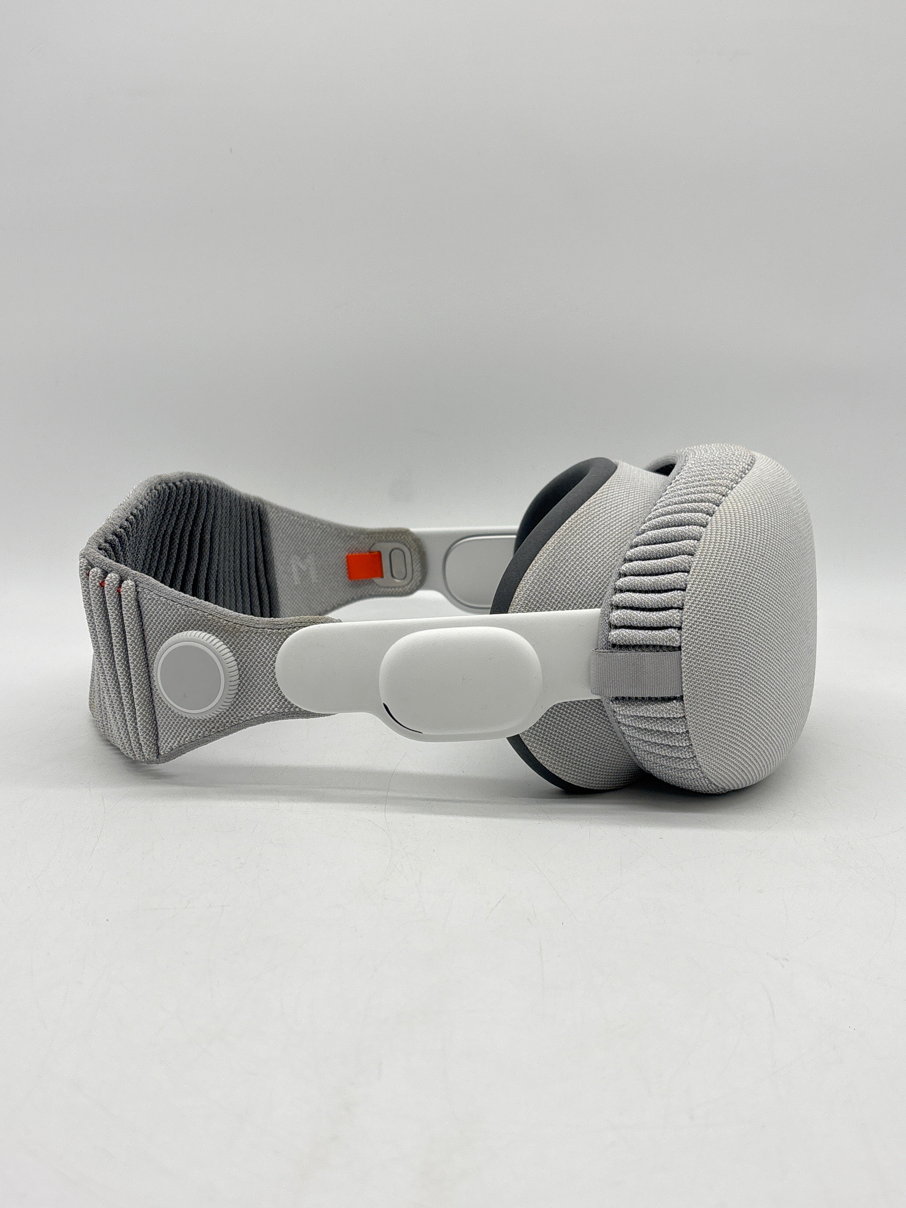 Apple Vision Pro 256 GB Standalone VR Headset White WiFi