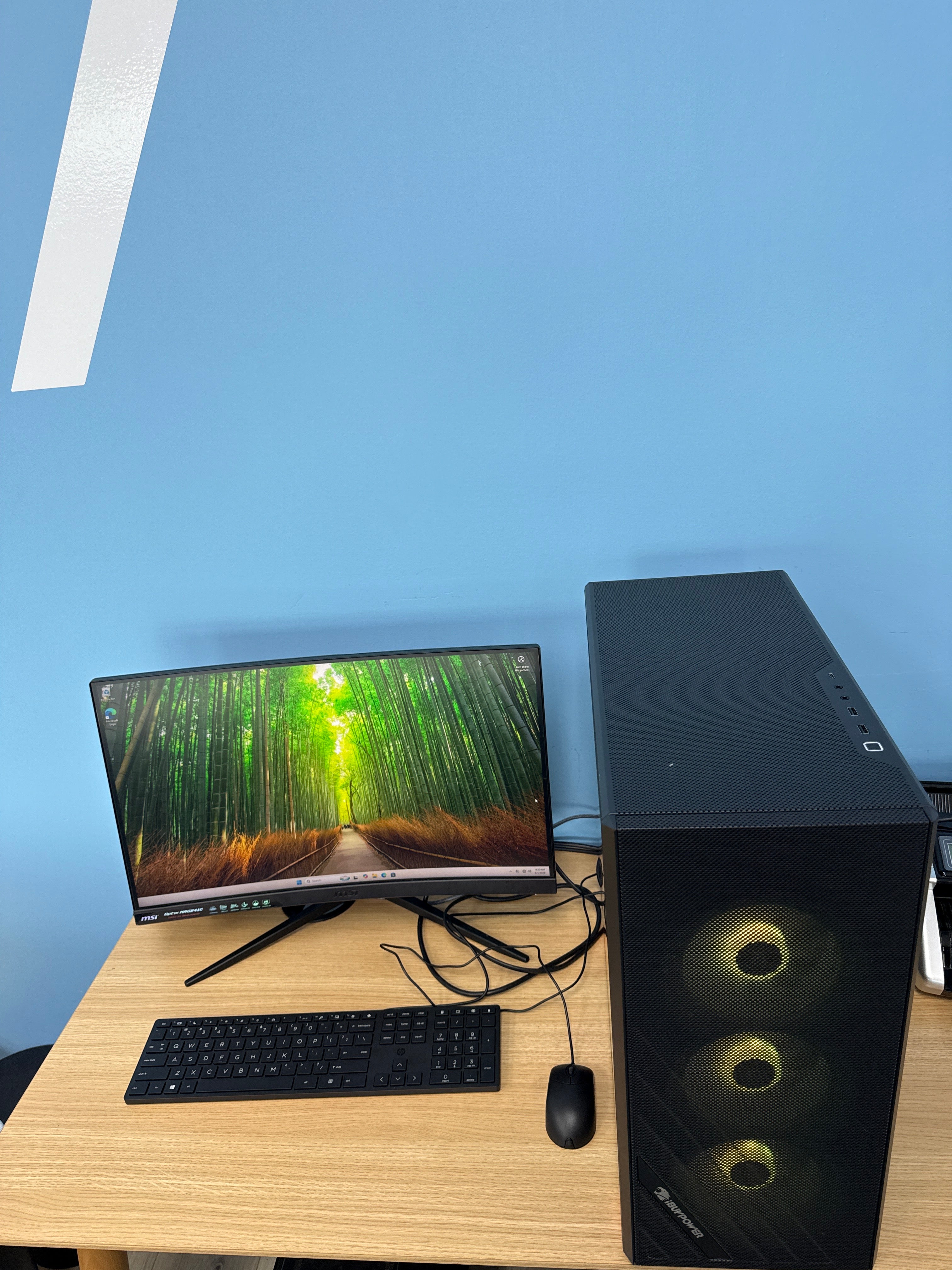 iBuyPower i-Series HP05Ai Ryzen 5 5500 16GB RAM 1TB SSD RX 6400