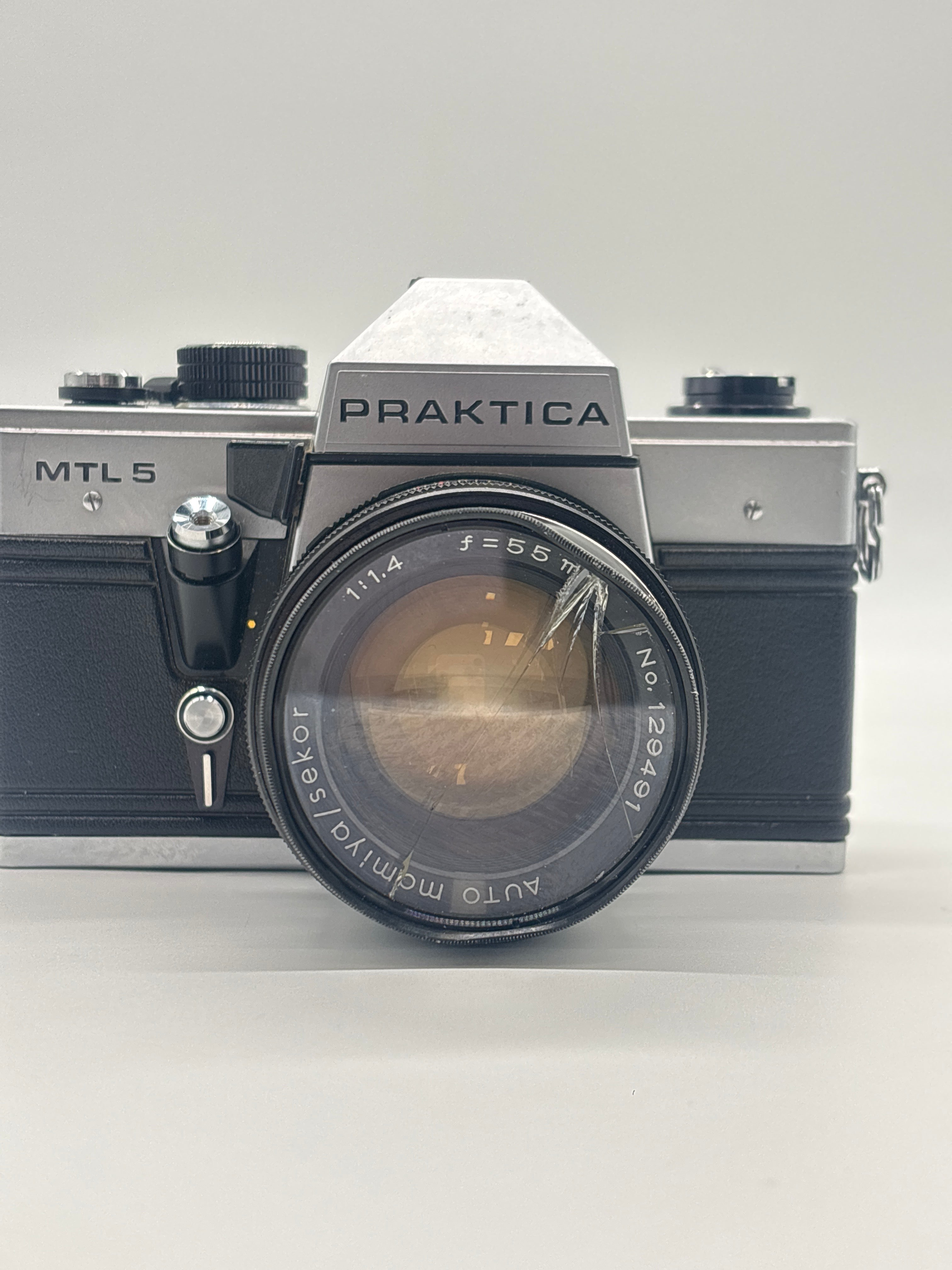 Praktica MTL 5 Vintage Camera - For Parts (Untested, Cracked Lens)
