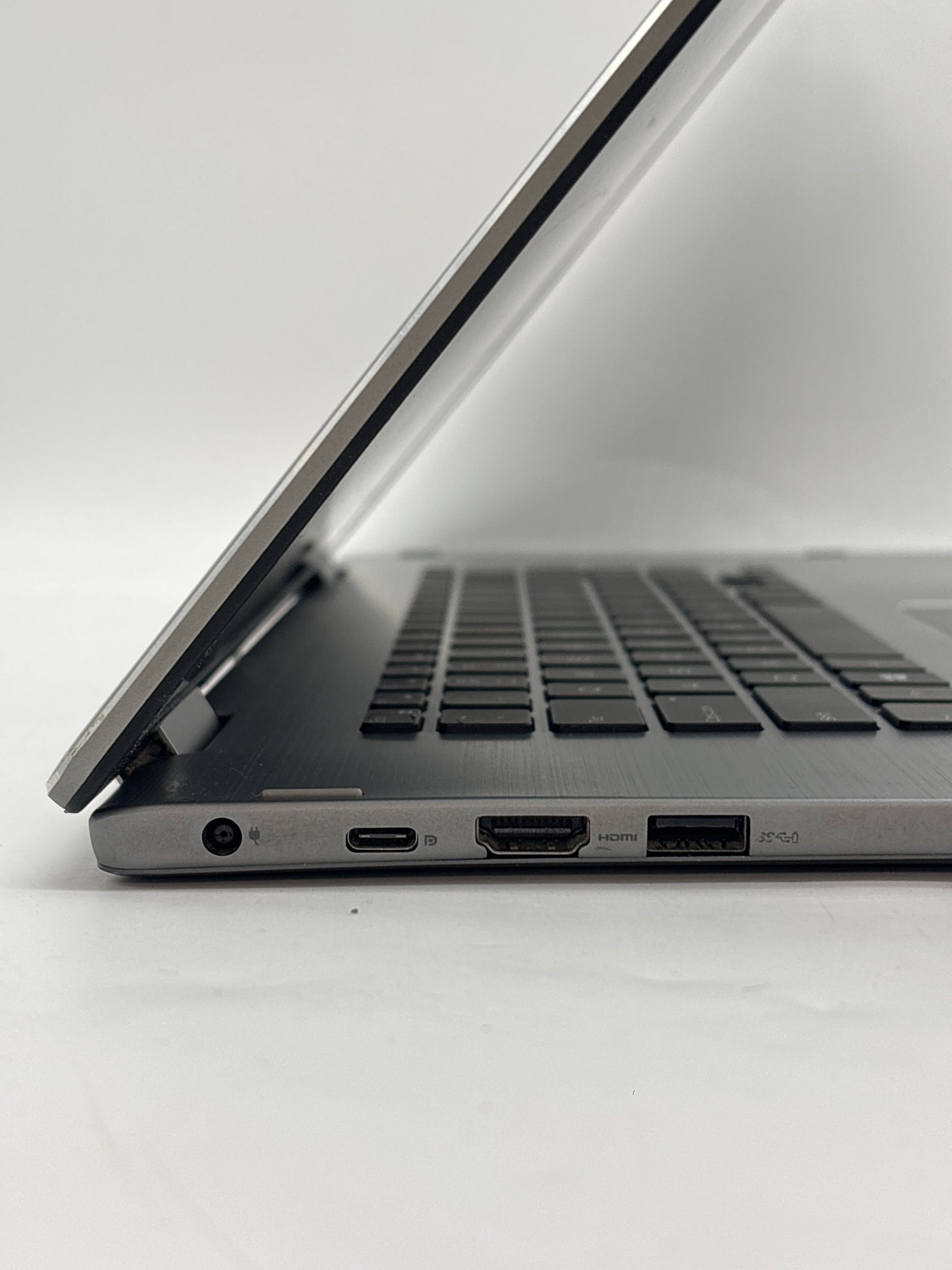 Dell  Inspiron 15 7579 i7-7500U 16GB RAM 512GB SSD - Bad Display