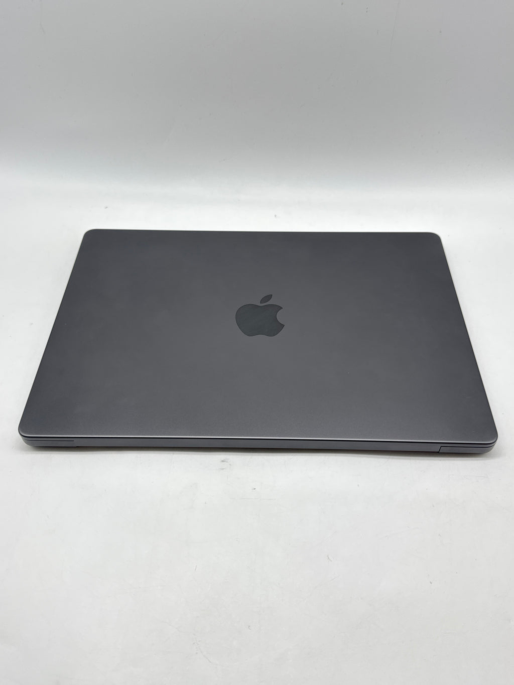 Apple MacBook Pro 14" M5 16GB RAM 1TB SSD - Used