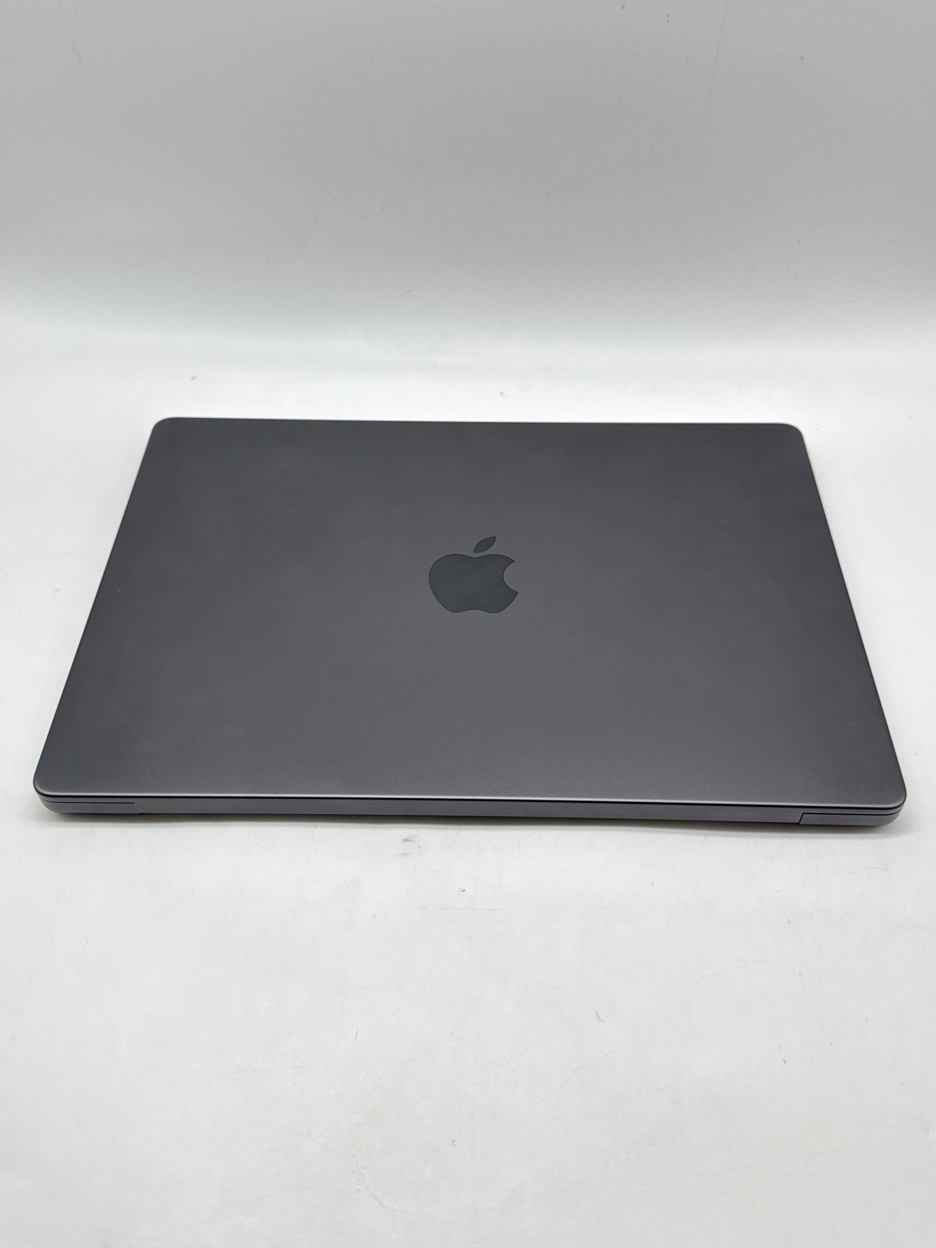 Apple MacBook Pro 14" M5 16GB RAM 1TB SSD - Used