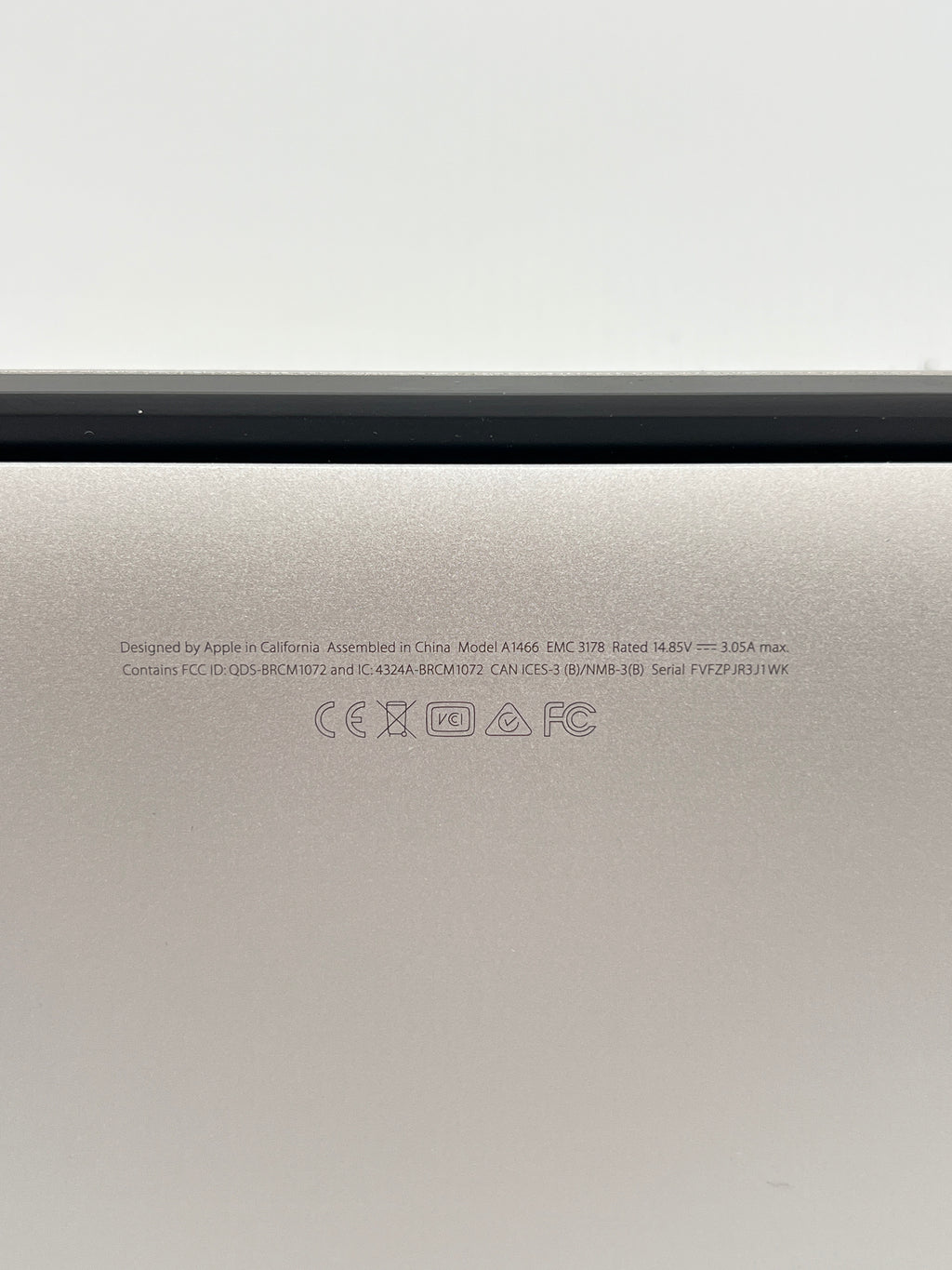 Apple MacBook Air 13" A1466 2017 Intel Core i5 8GB RAM 128GB SSD - For Parts