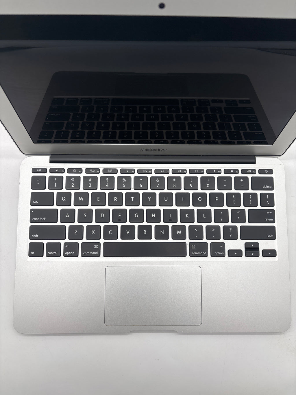 Apple MacBook Air A1465 i5 4GB RAM 128GB SSD - For Parts (Firmware Locked)