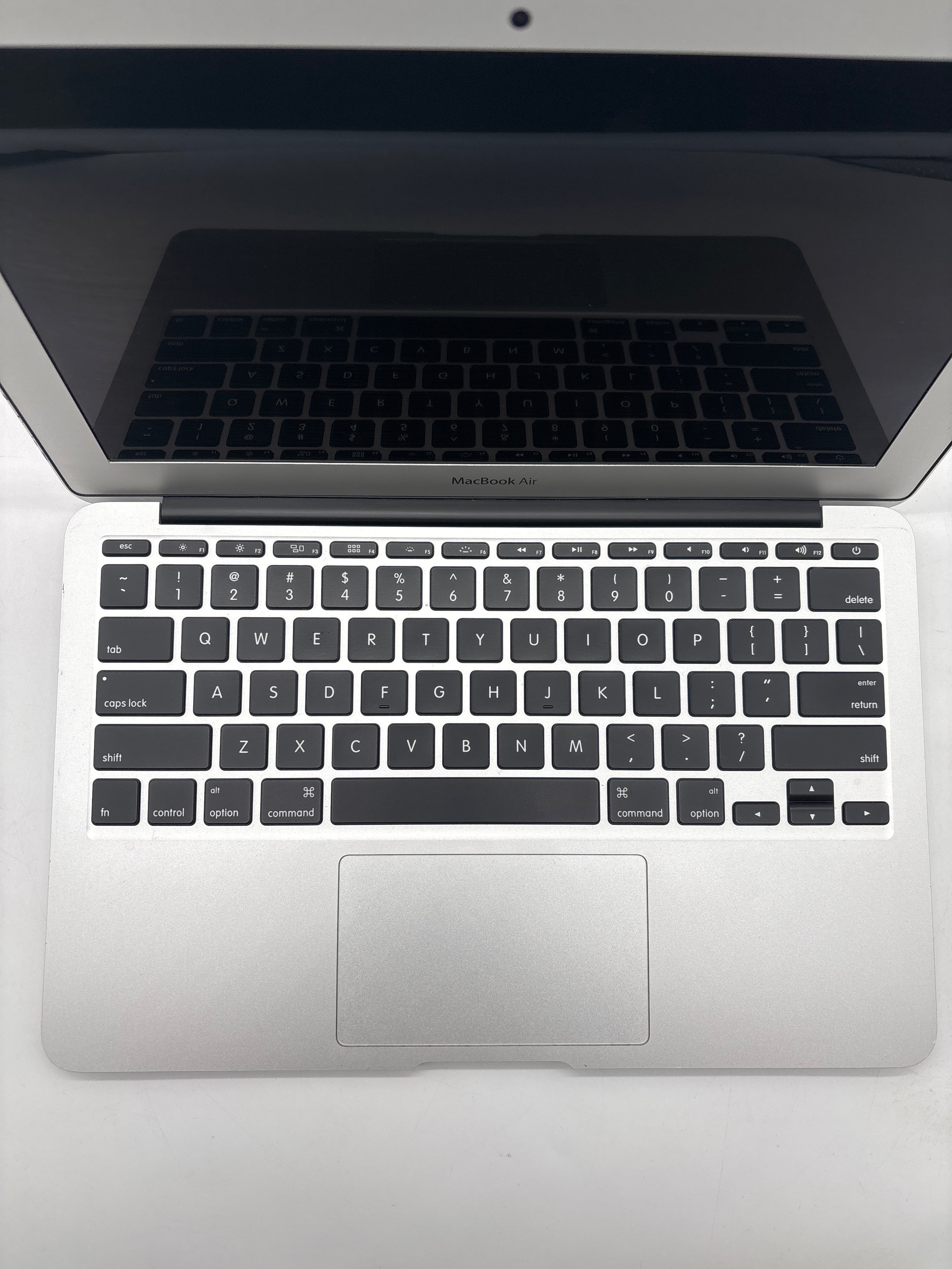 Apple MacBook Air A1465 i5 4GB RAM 128GB SSD - For Parts (Firmware Locked)