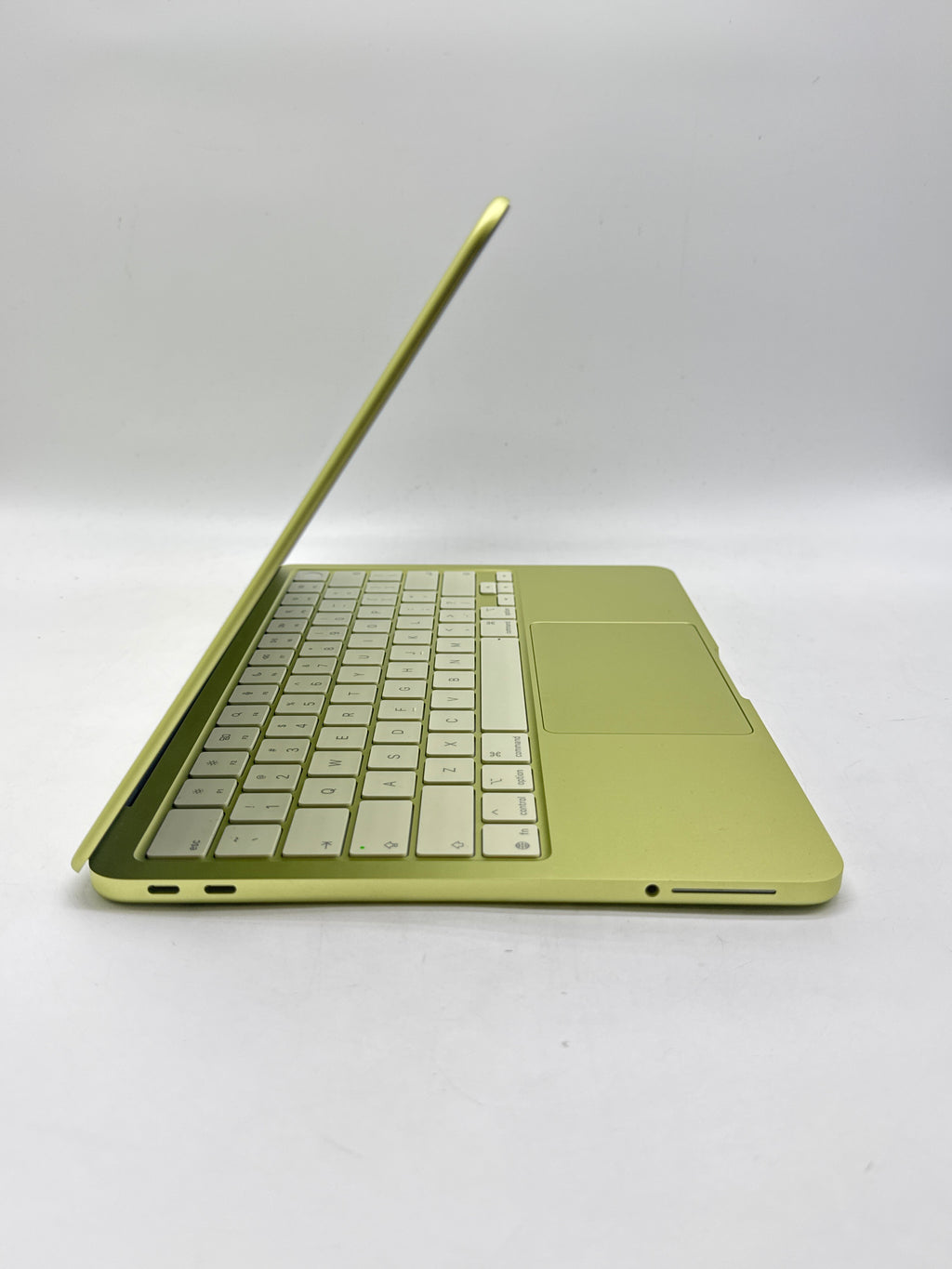 Apple MacBook Neo 13" A3404 A18 Pro 8GB RAM 512GB SSD - Used with Box
