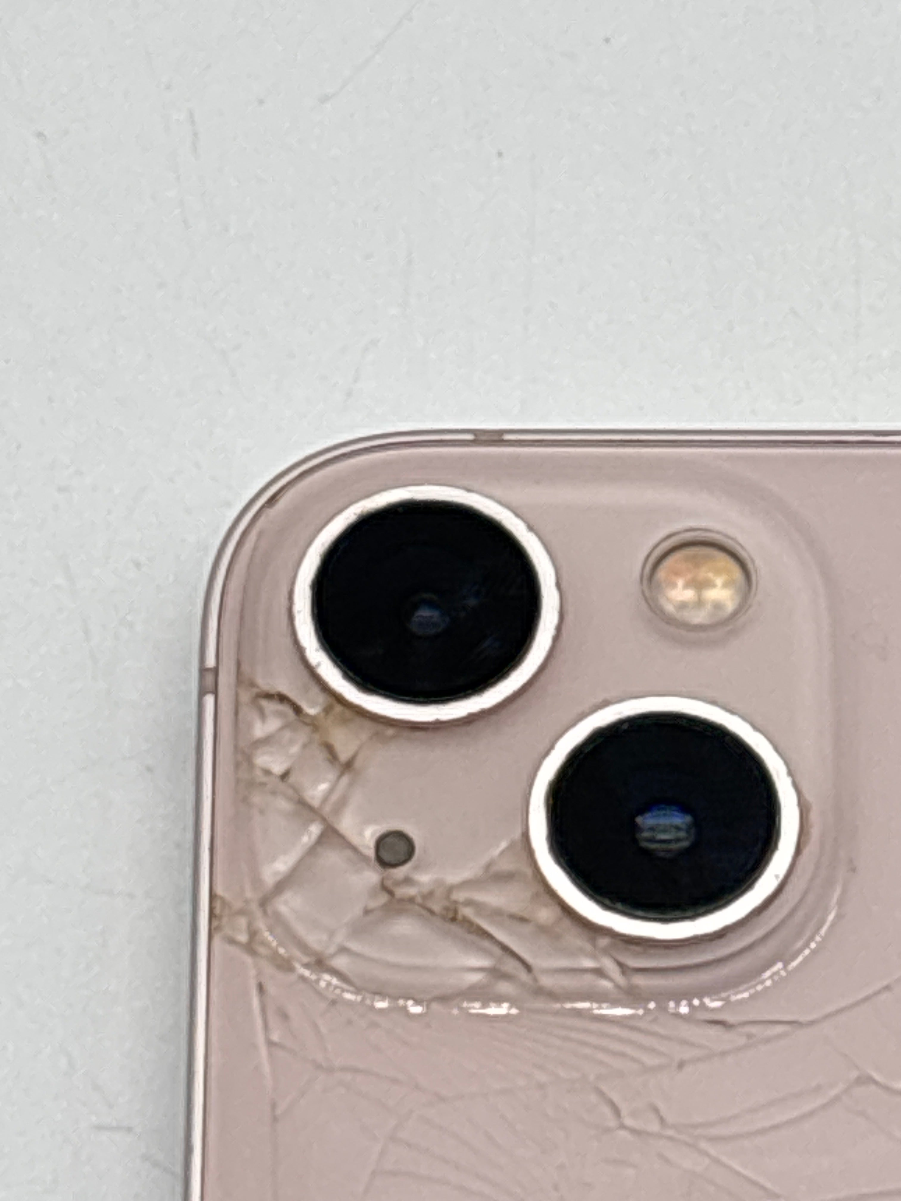 Apple iPhone 13 6.1" 128GB Pink Unlocked Broken