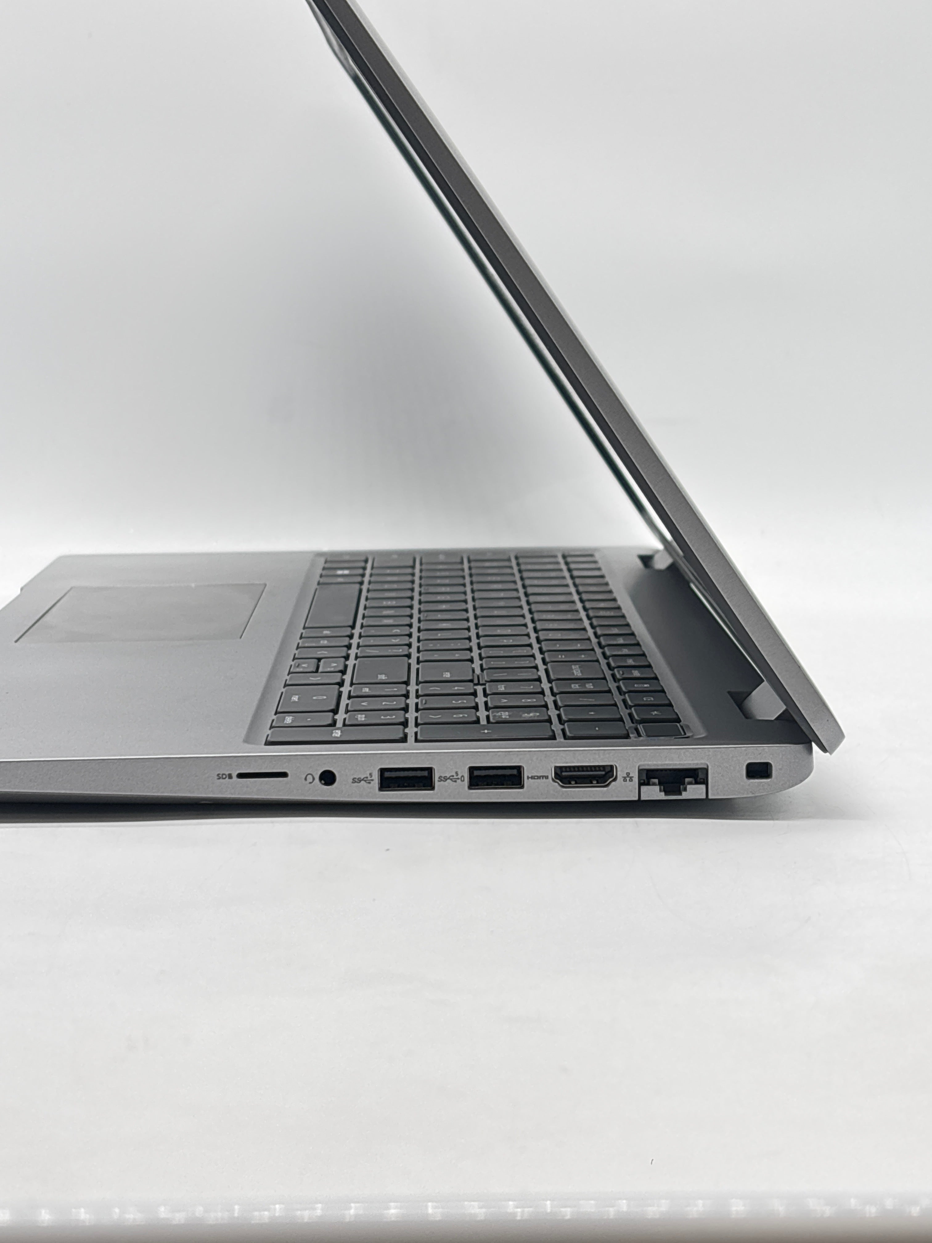 Dell Latitude 5540 15.6" i7-1355U 16GB RAM 512GB SSD Gray - Used