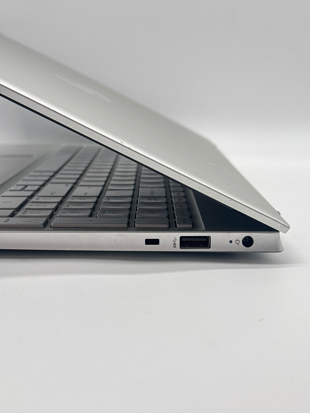 HP Pavilion 15 i7-1195G7 16GB 512GB SSD - For Parts (Minor Cracks/Dent)
