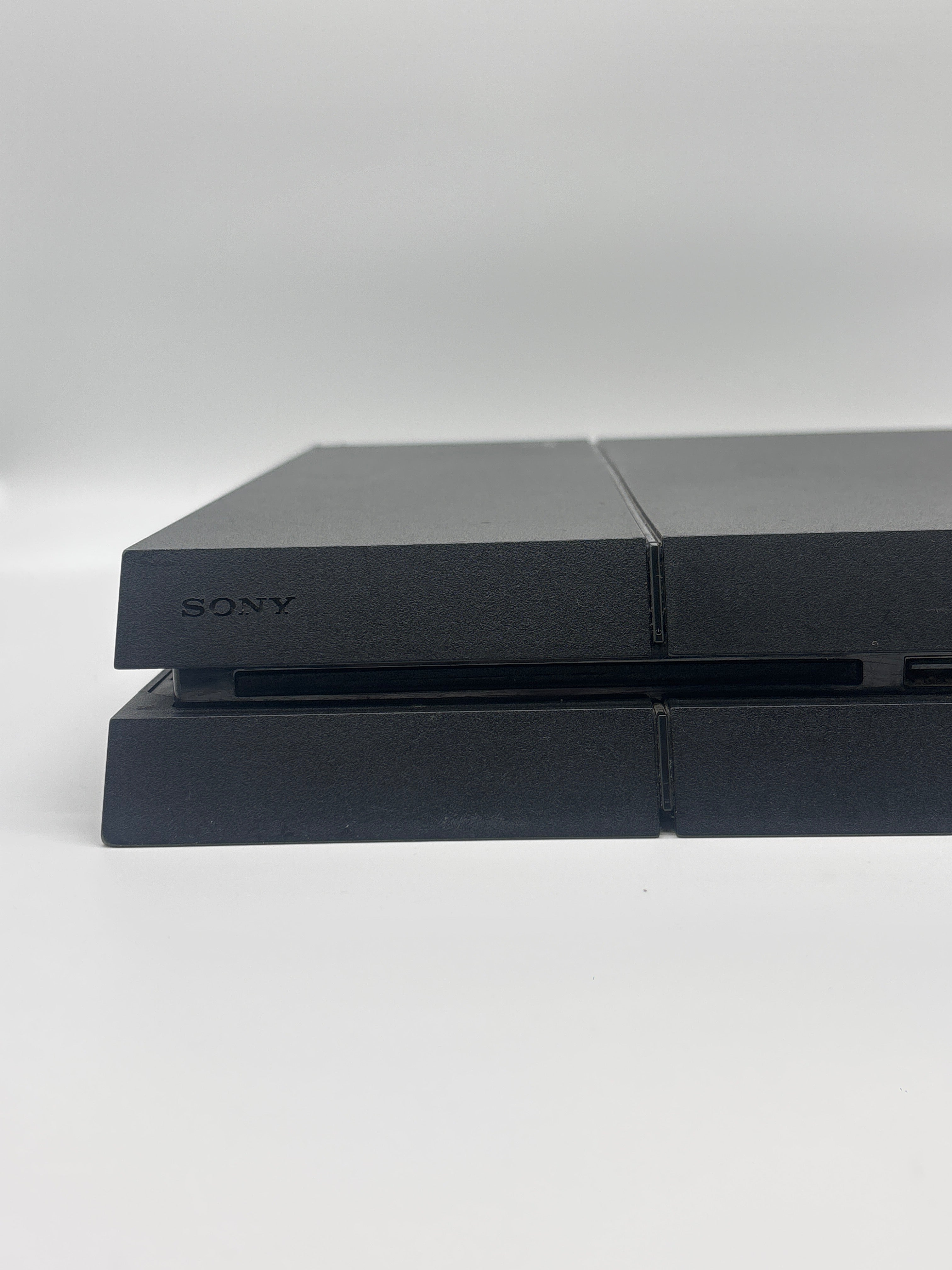 Sony PlayStation 4 CUH-1215A Home Console 512GB Black 2015 Used