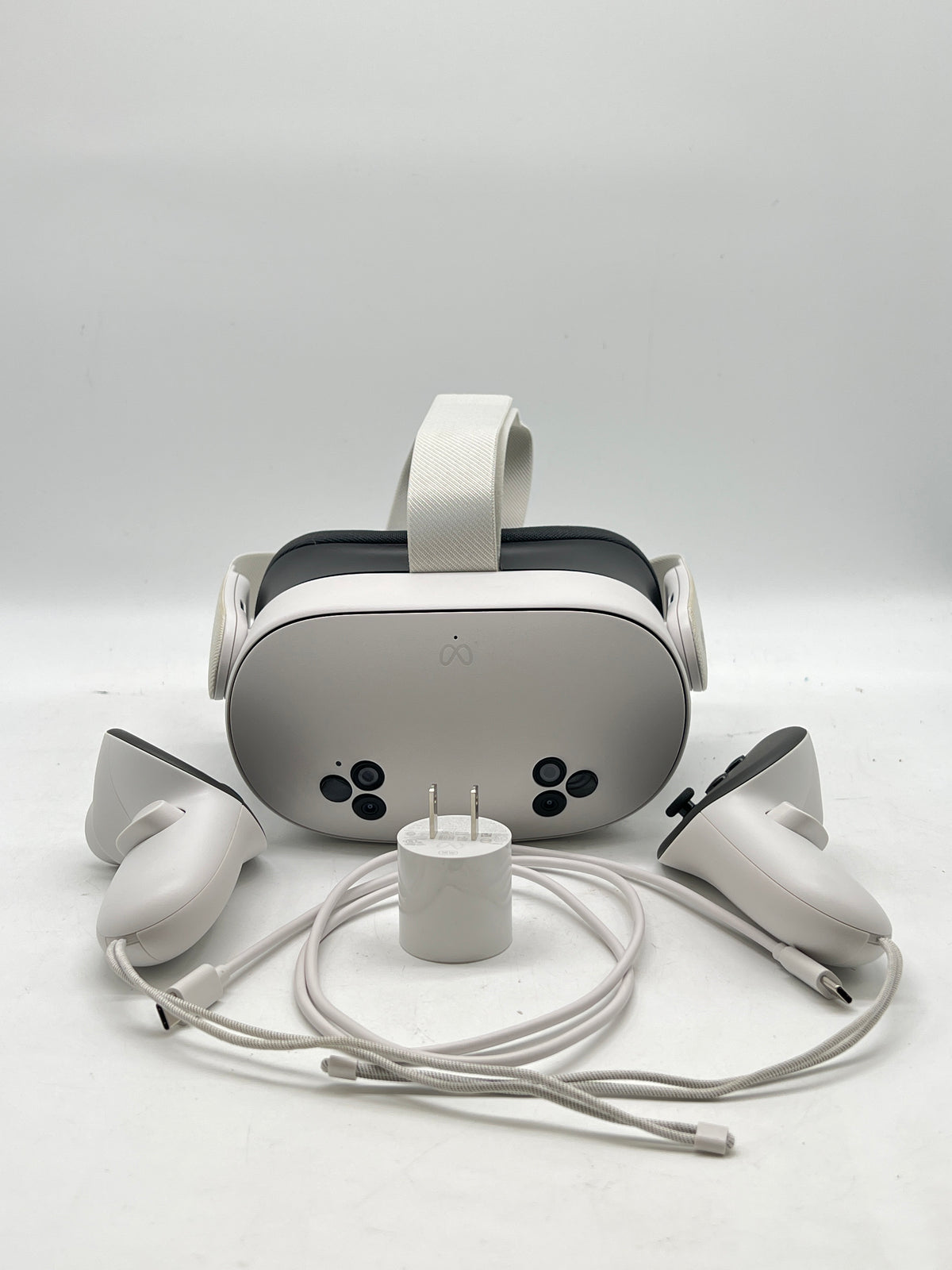 Meta Quest 3S 128GB Standalone All-in-One VR Headset White - Used