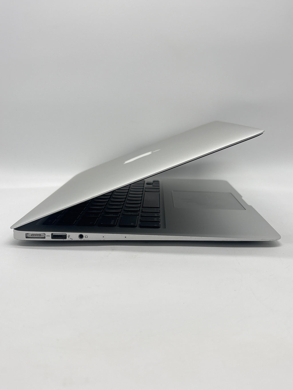 Apple MacBook Air A1466 2015 i5 8GB RAM 256GB SSD