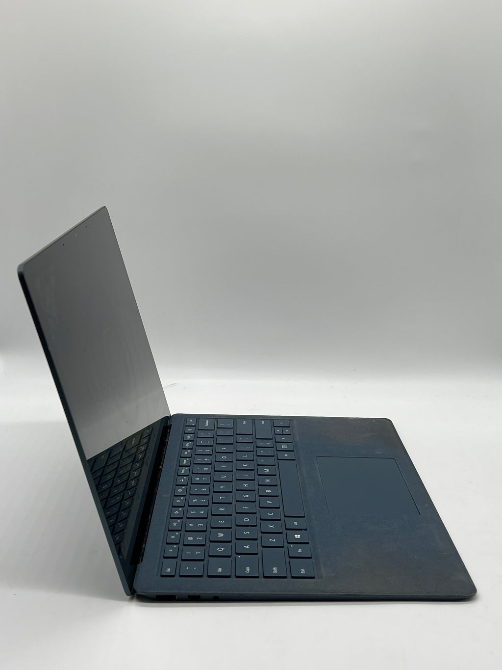 Microsoft Surface Laptop 2 i5-8250U 8GB RAM 256GB - For Parts (Trackpad Issue)