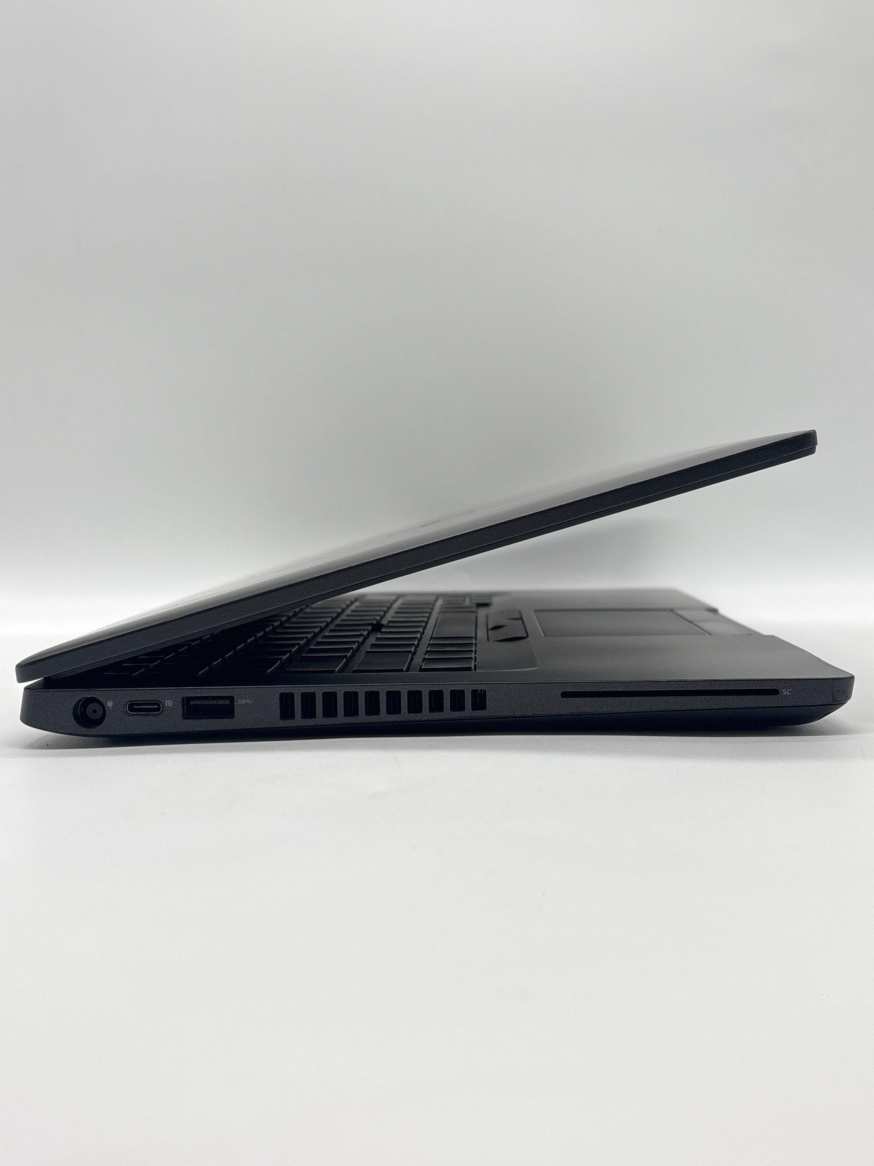 Dell Latitude 5400 i7 8th Gen 8GB RAM 256GB SSD - For Parts (Read DESC)