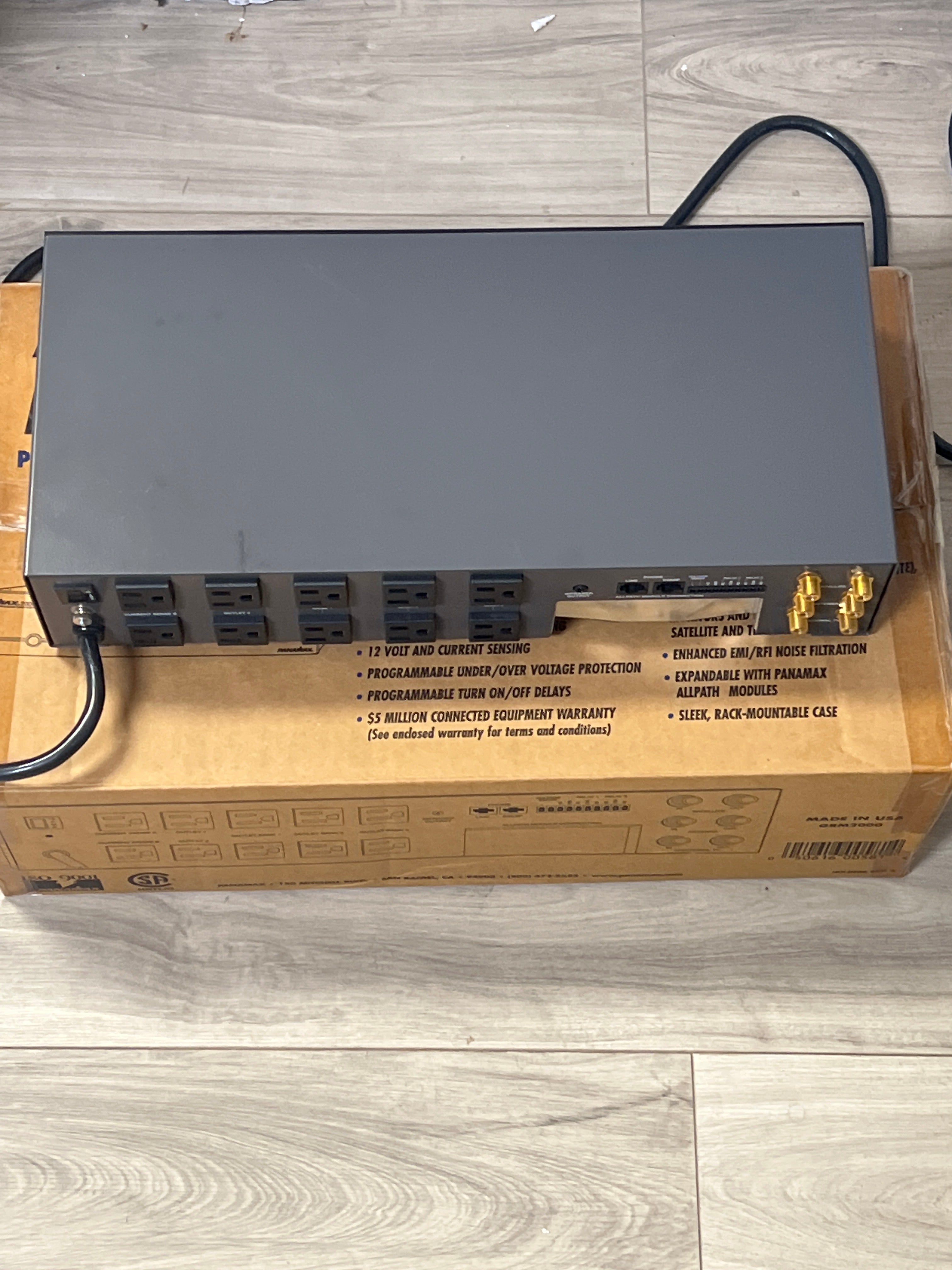 Panamax Max 2000 Power Management & Surge Protector - New Open Box