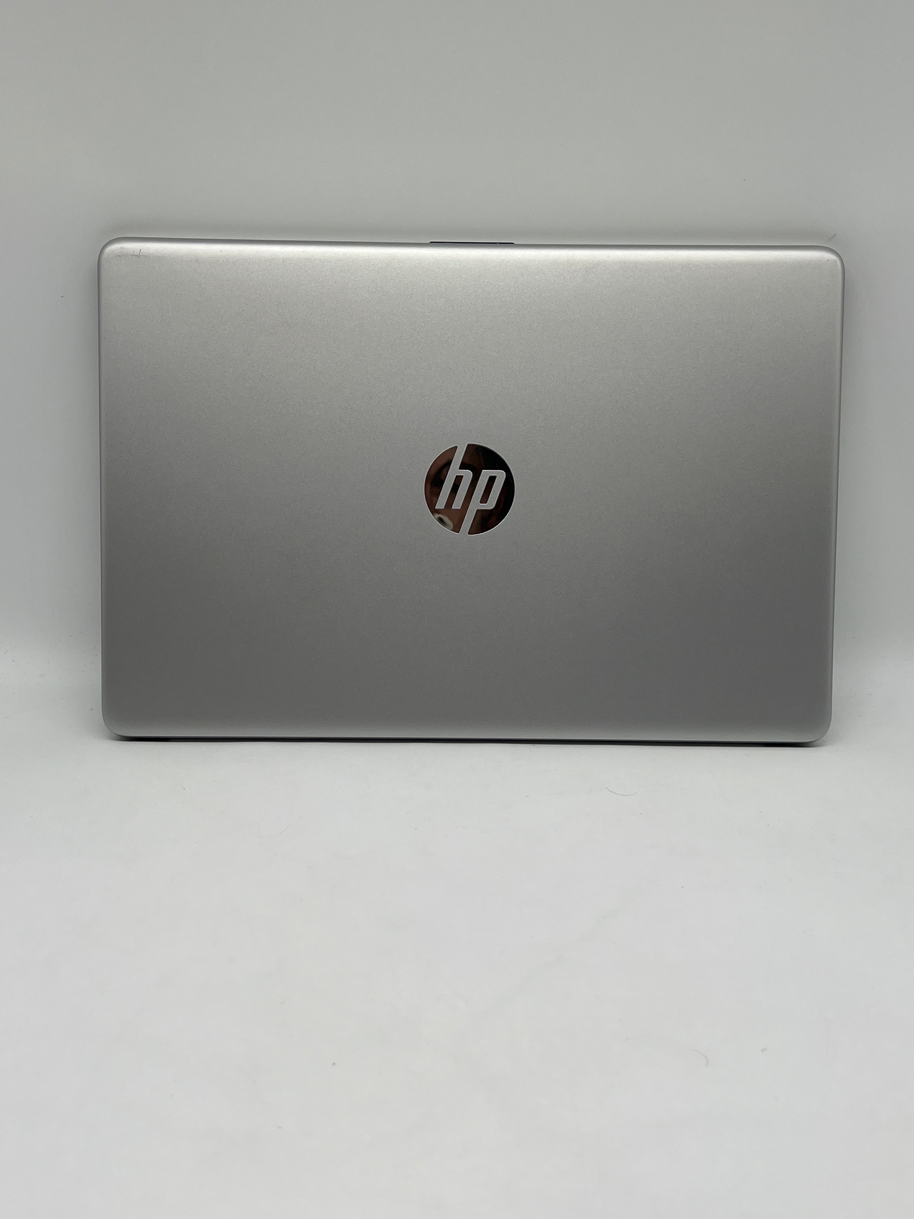 HP Laptop 15-dy1043dx i5-1035G1 12GB RAM 256GB SSD - For Parts (Read)