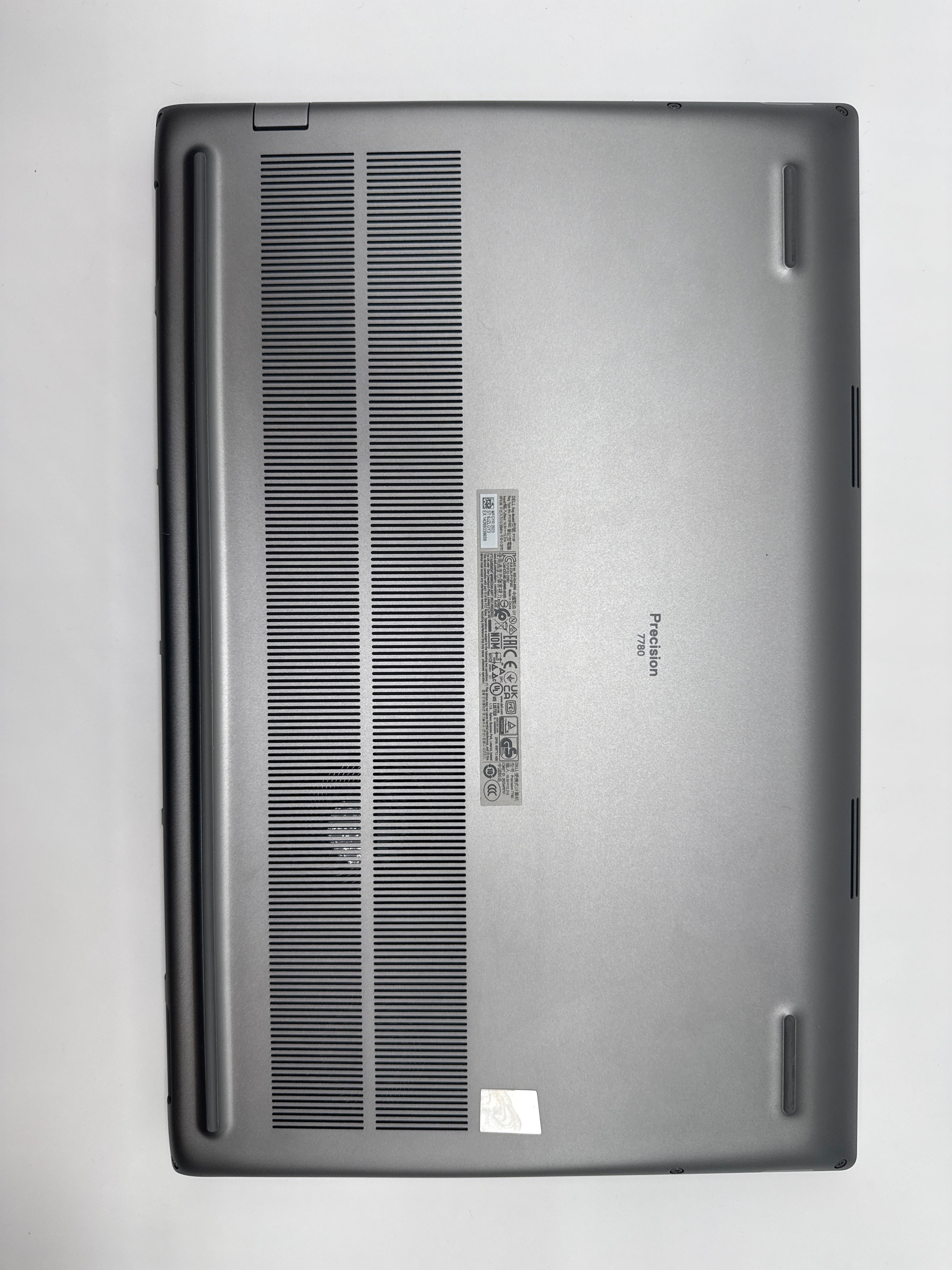 Dell Precision 7780 17.3 in Intel Core i9 64GB RAM 2TB SSD Gray