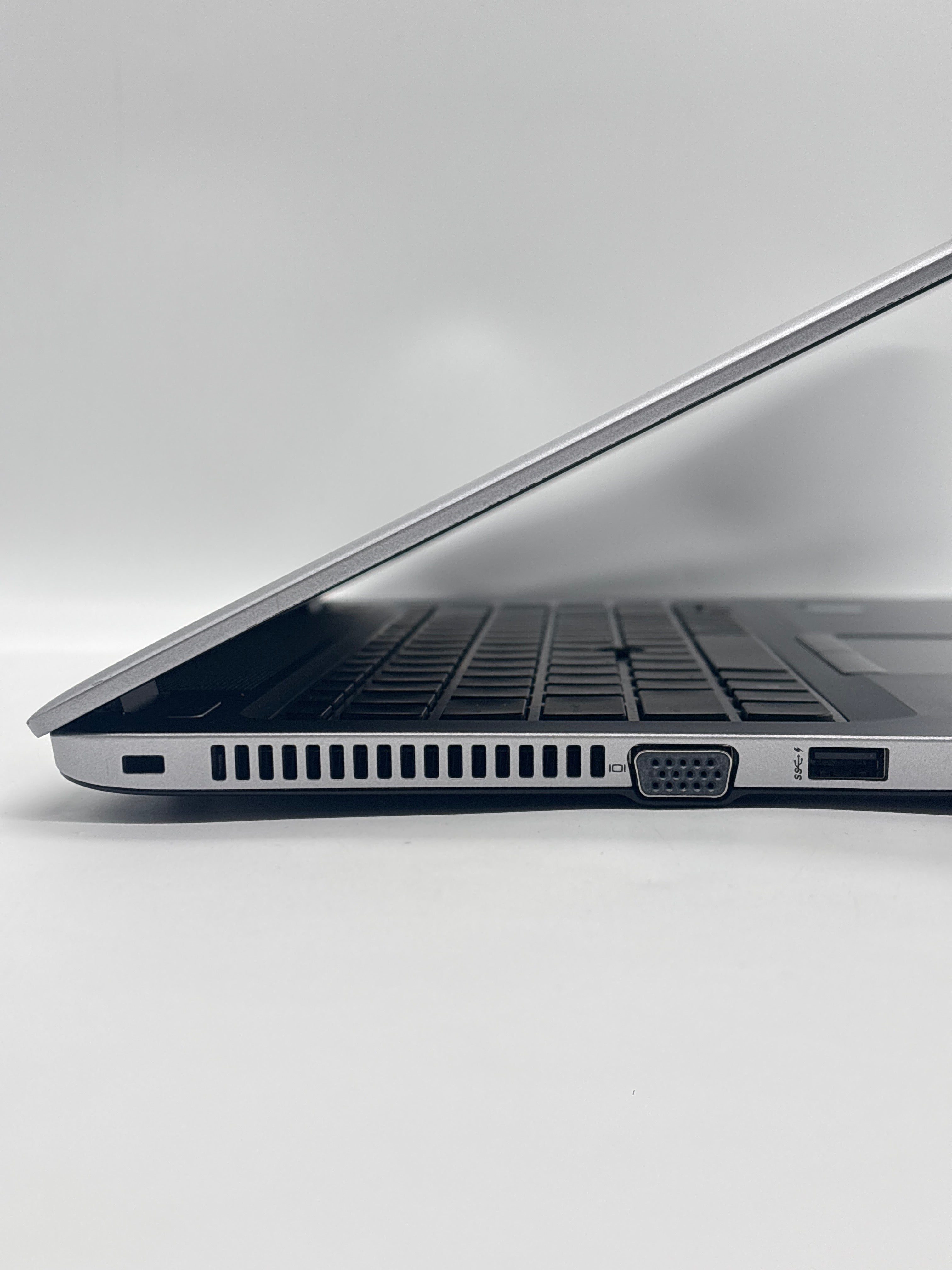 HP EliteBook 840 G3 i5-6300U 16 GB RAM 256 GB SSD - For Parts (Bad Battery)