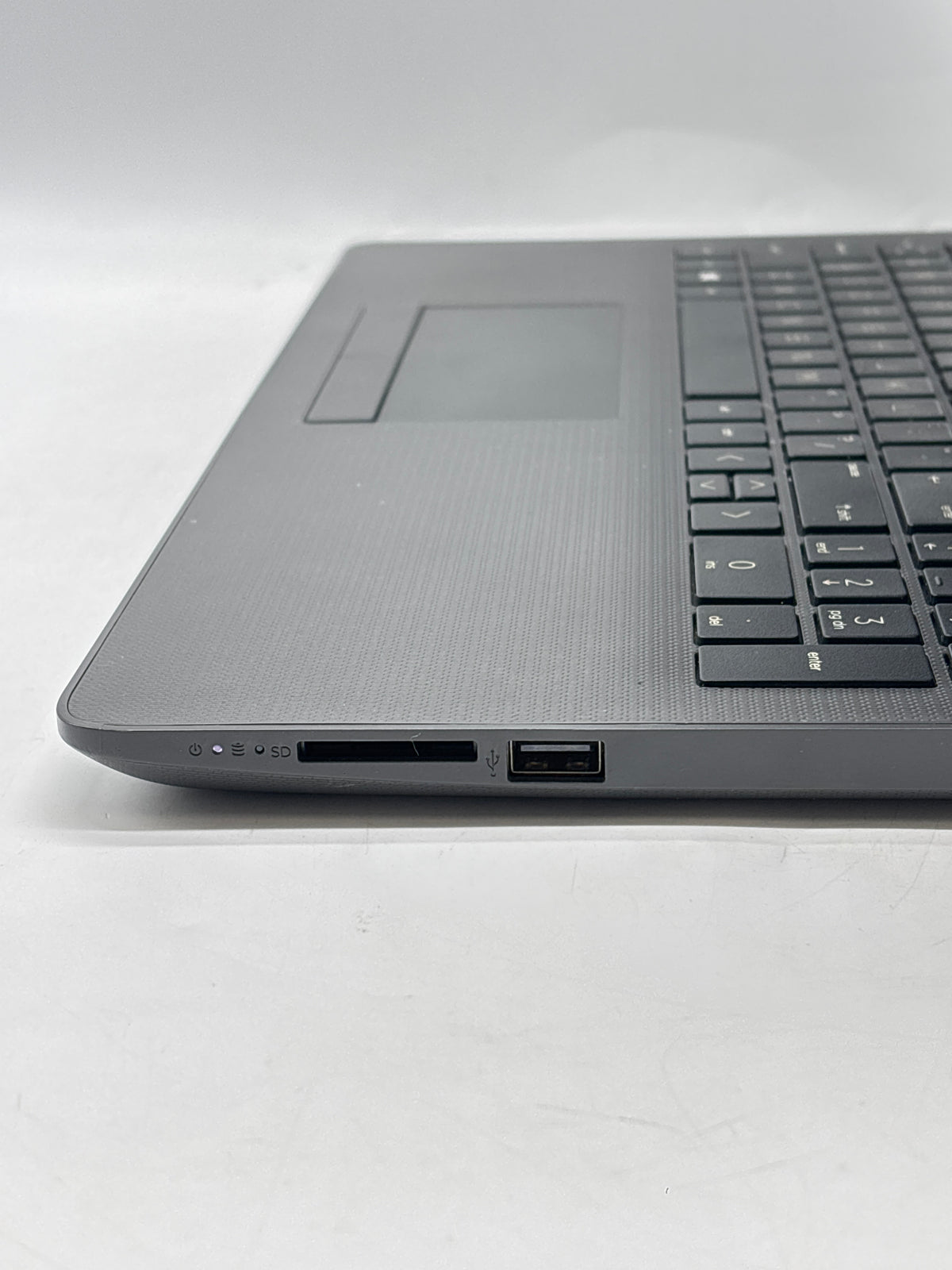 HP 255 G7 15.6in AMD E2-9000e 8GB RAM 128GB SSD Black - READ