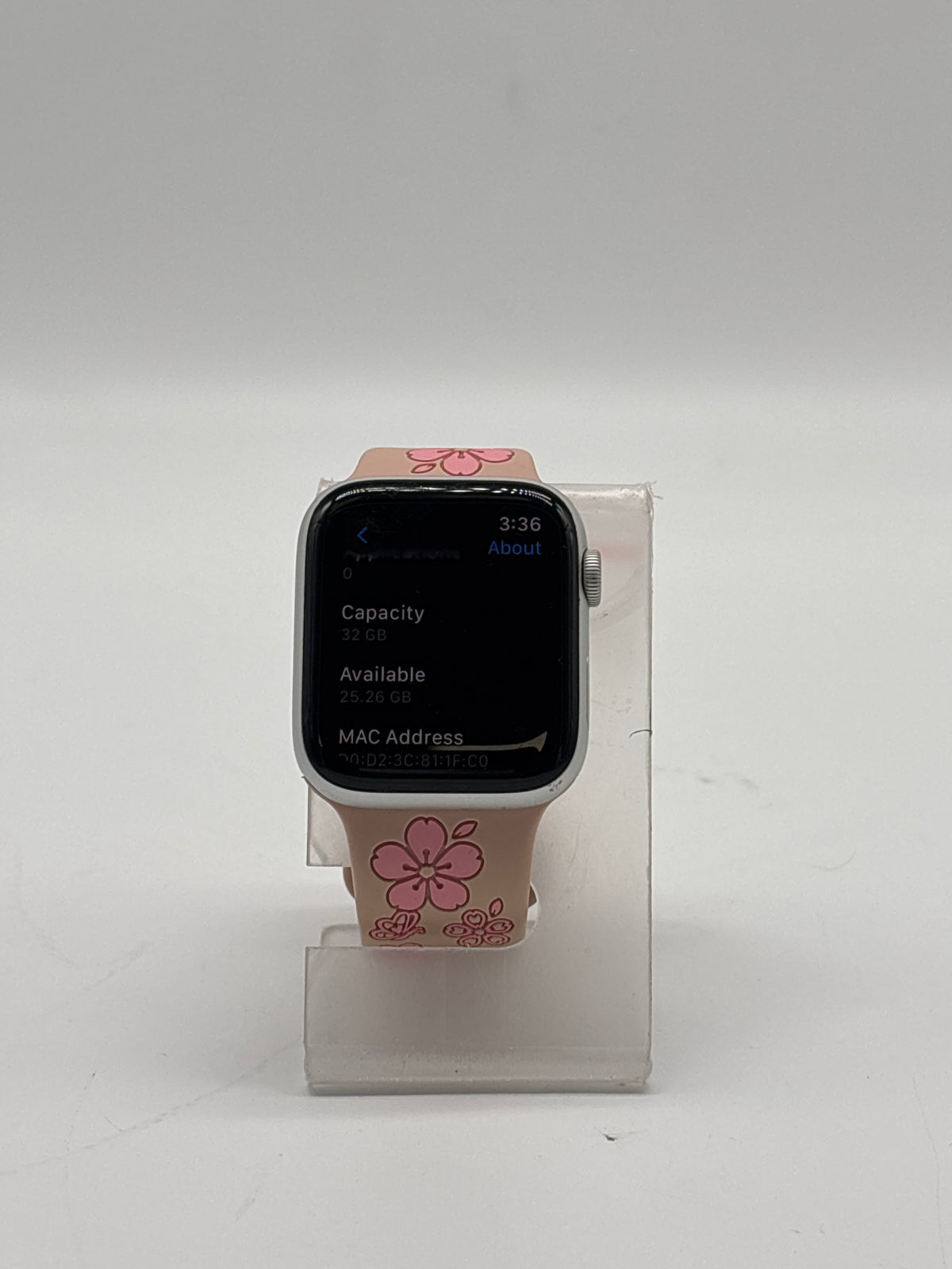 Apple Watch SE 1st Gen A2352 44mm GPS Silver Aluminum 32GB - Used