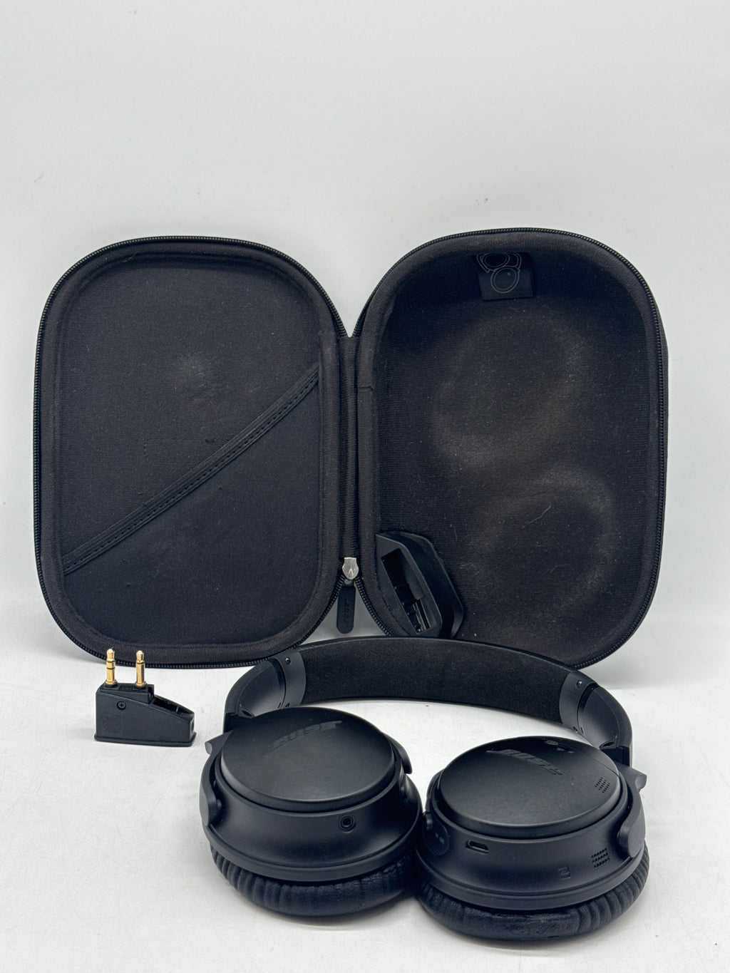 Bose QuietComfort 35 II Wireless Bluetooth Headphones W/ Carrying Case & Jacks - Used