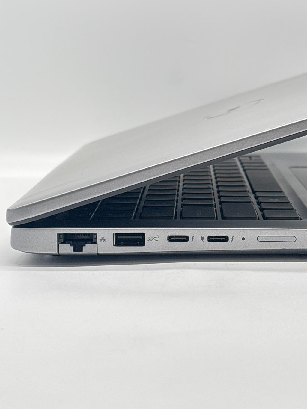 Dell Latitude 5450 Ultra 5 135U 16GB RAM 256GB SSD - BIOS Lock/Remotely Managed
