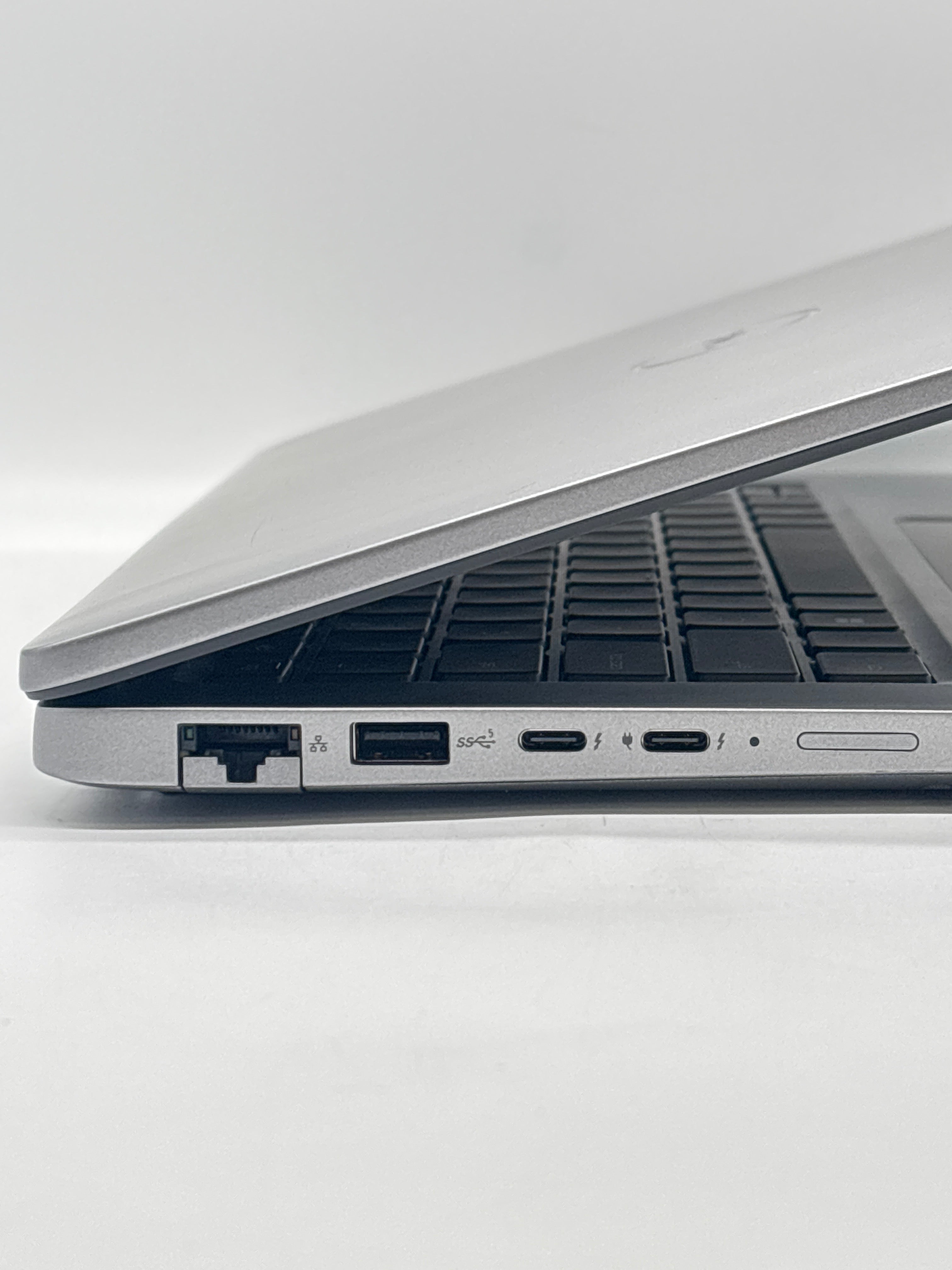 Dell Latitude 5450 Ultra 5 135U 16GB RAM 256GB SSD - BIOS Lock/Remotely Managed