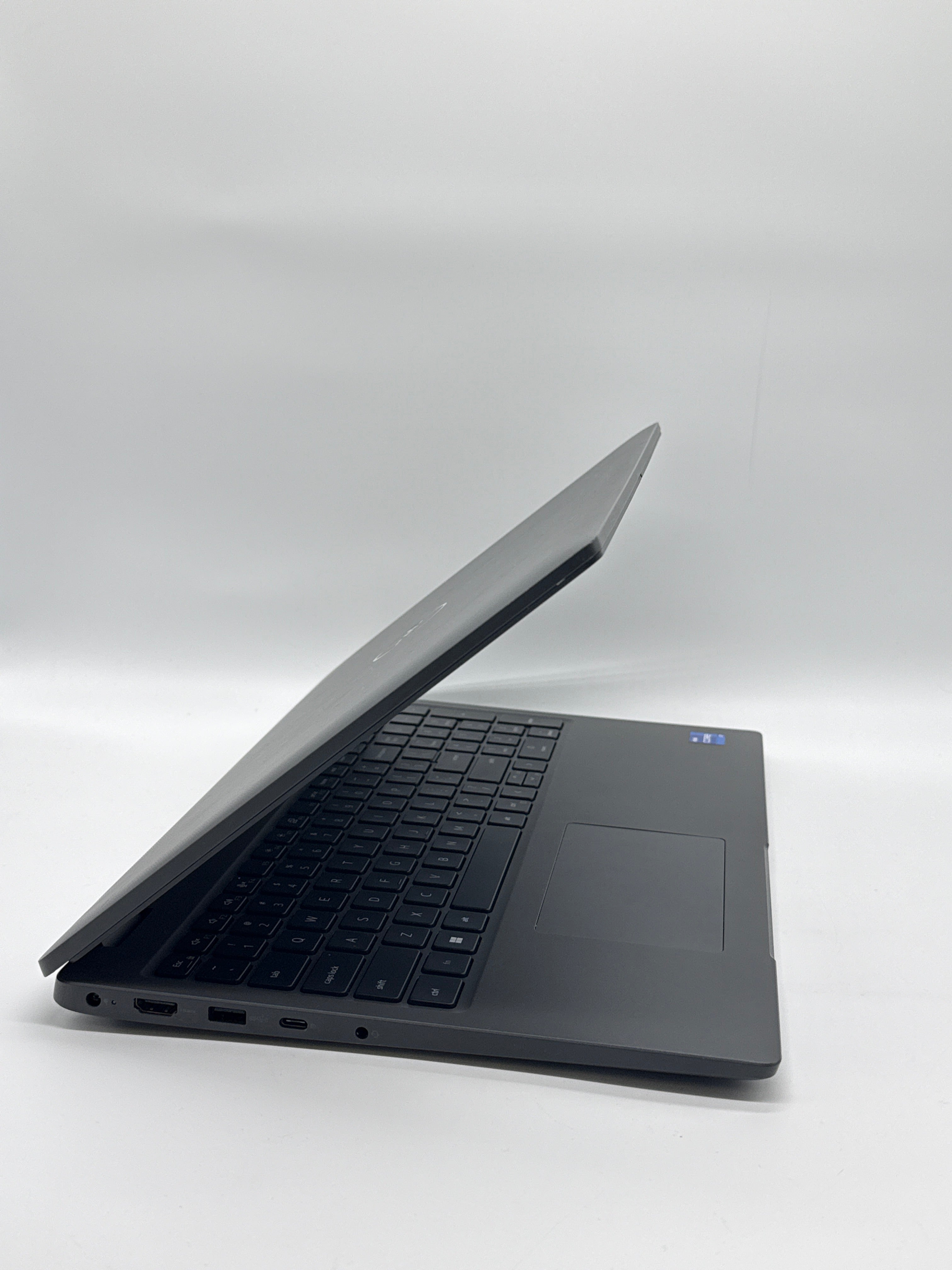 Dell Latitude 3540 i7-1355U 32GB RAM 1TB SSD