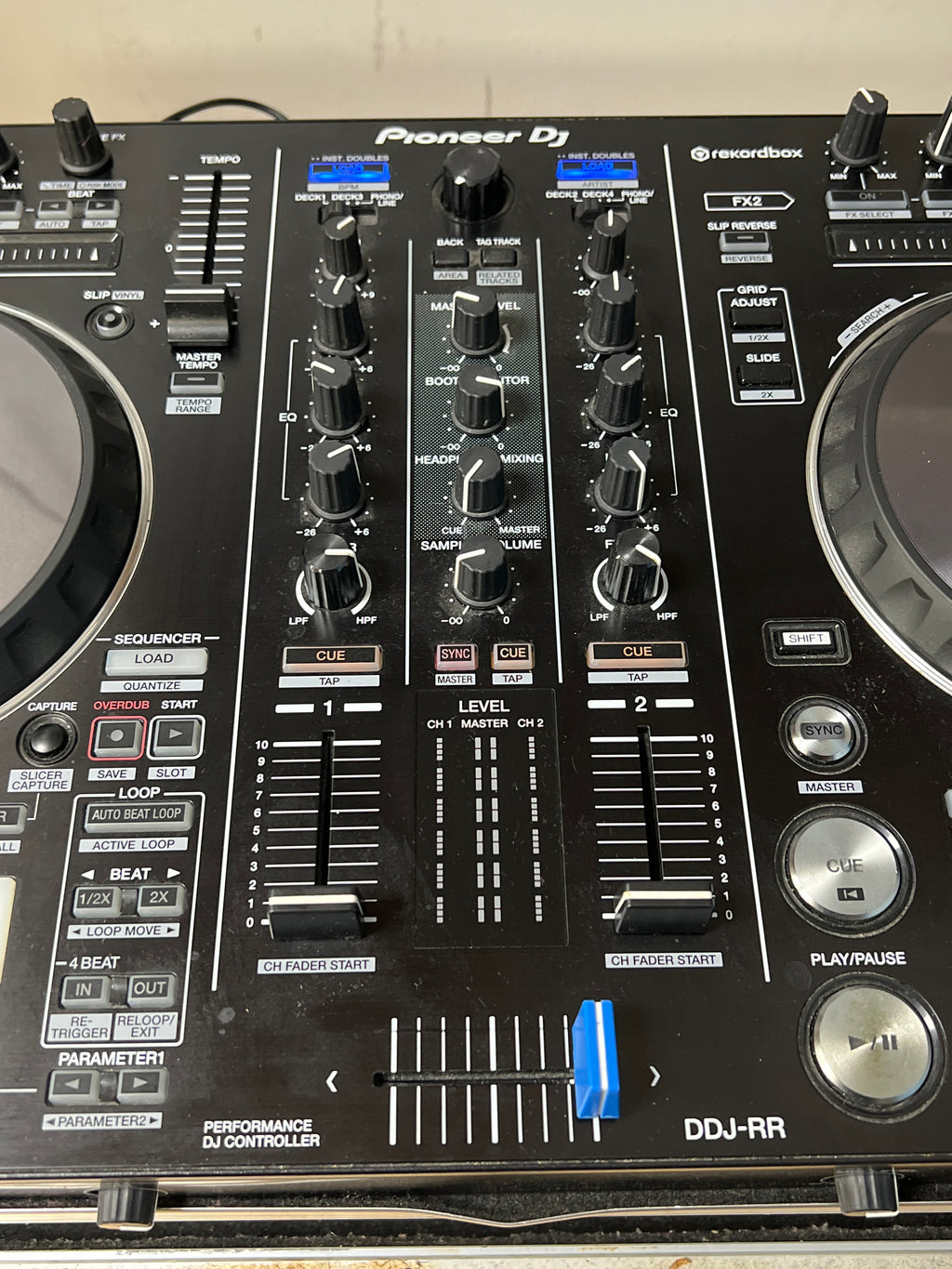 Pioneer DJ DDJ-RR 2-Channel Rekordbox Controller with Travel Case - For Parts (Broken Knob)