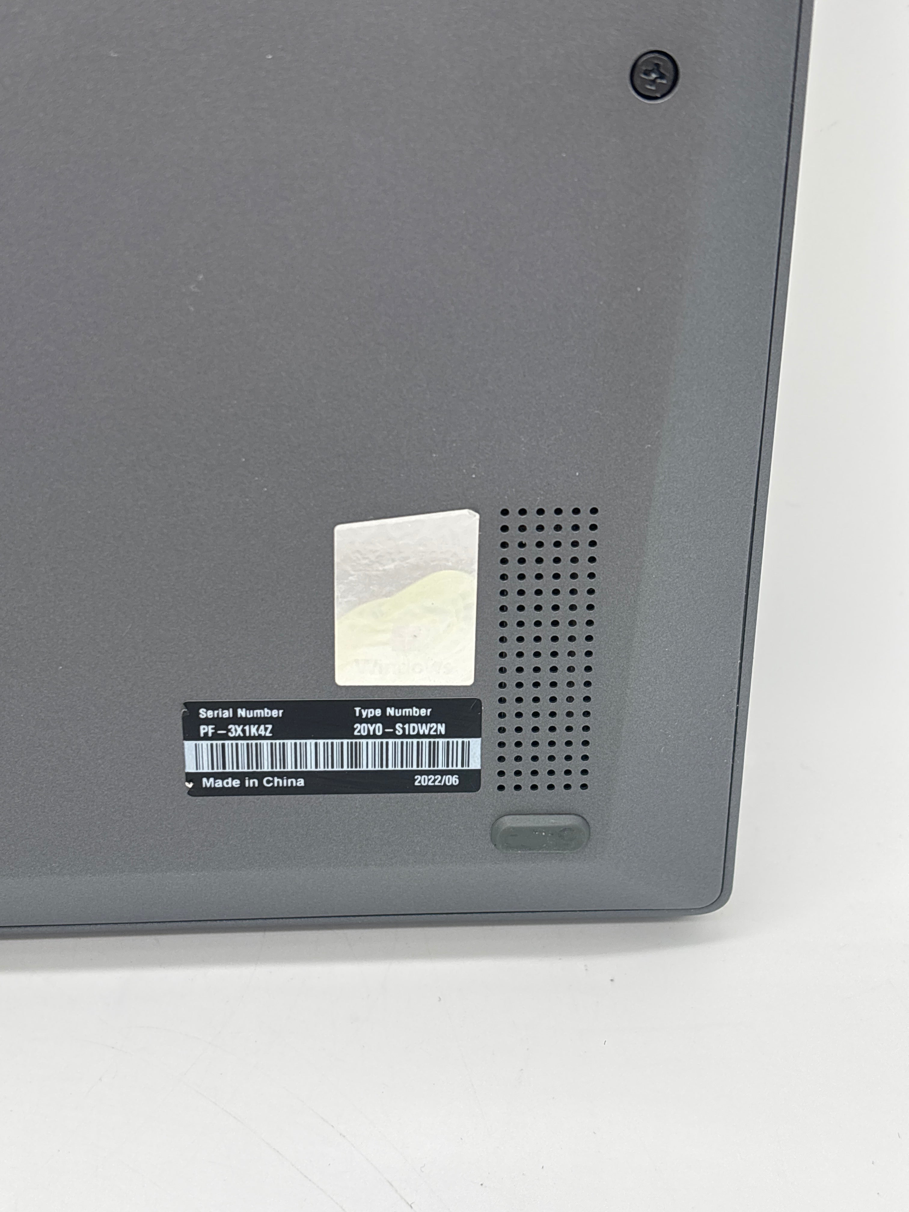 Lenovo ThinkPad X1 Yoga Gen 6 14 i7-1185G7 16GB RAM 512GB SSD - For Parts (Read DESC)