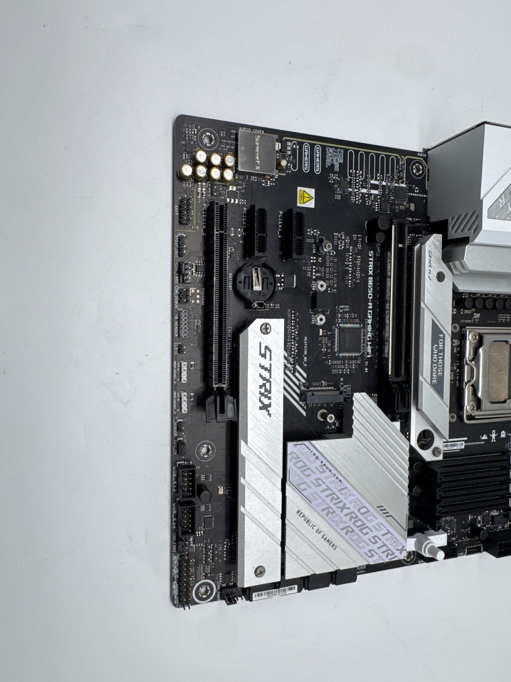 ASUS ROG Strix B650-A Gaming WiFi AM5 ATX Motherboard DDR5 Wi-Fi 6E - Used