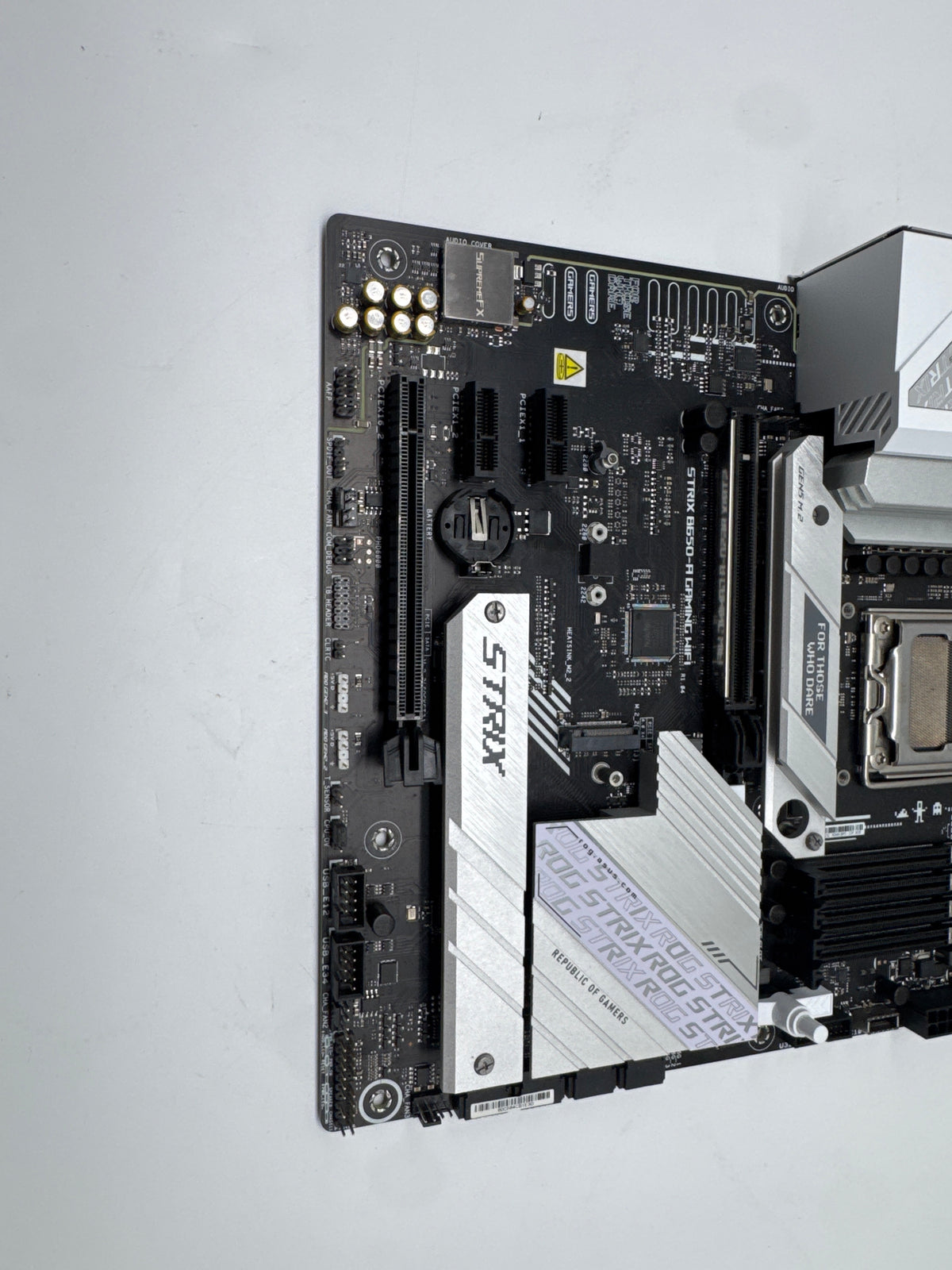 ASUS ROG Strix B650-A Gaming WiFi AM5 ATX Motherboard DDR5 Wi-Fi 6E - Used