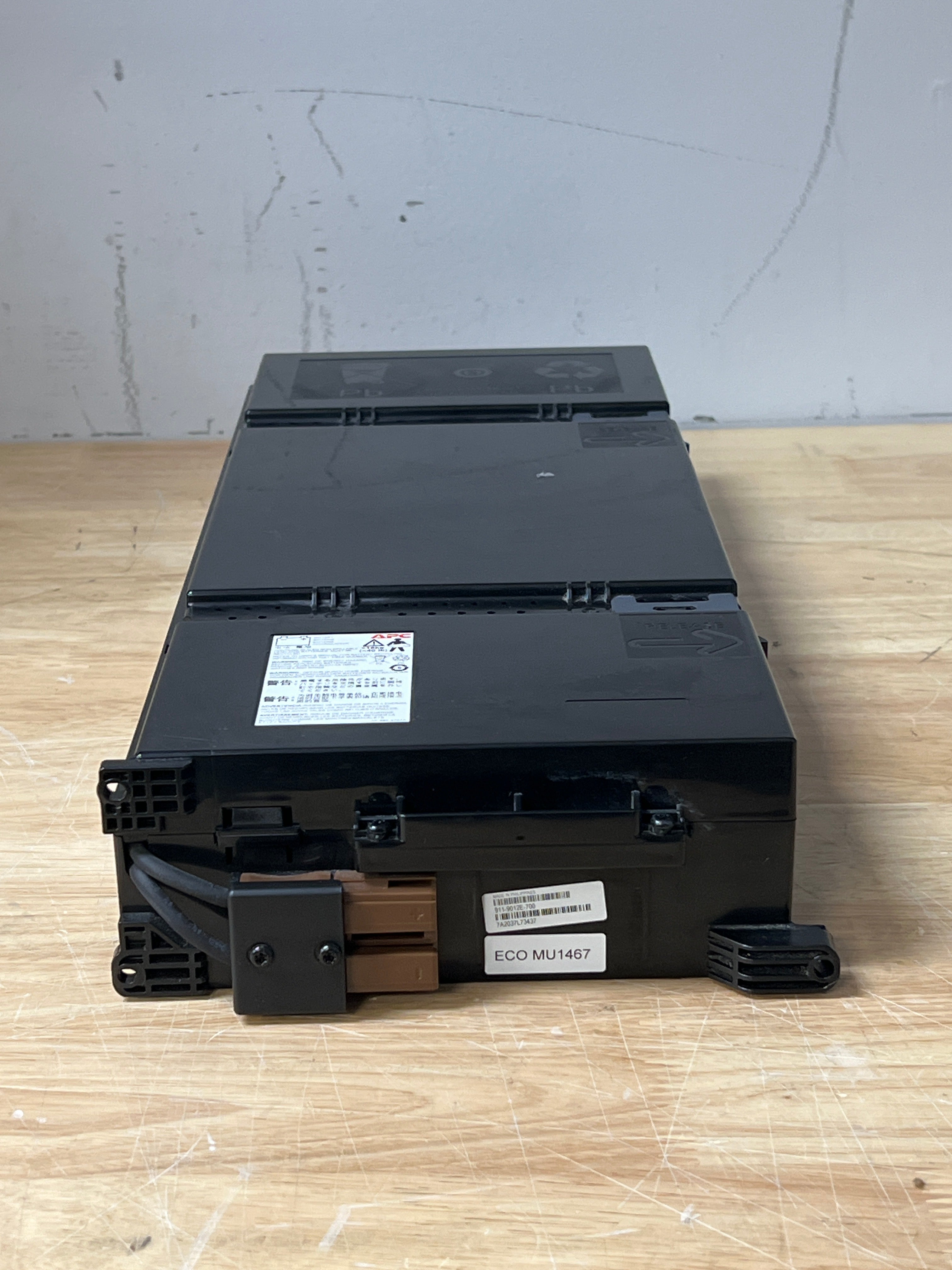 APCRBC141-UPC Replacement Battery for APC UPS Models: SRT2200RMXLA, SRT2200XLI