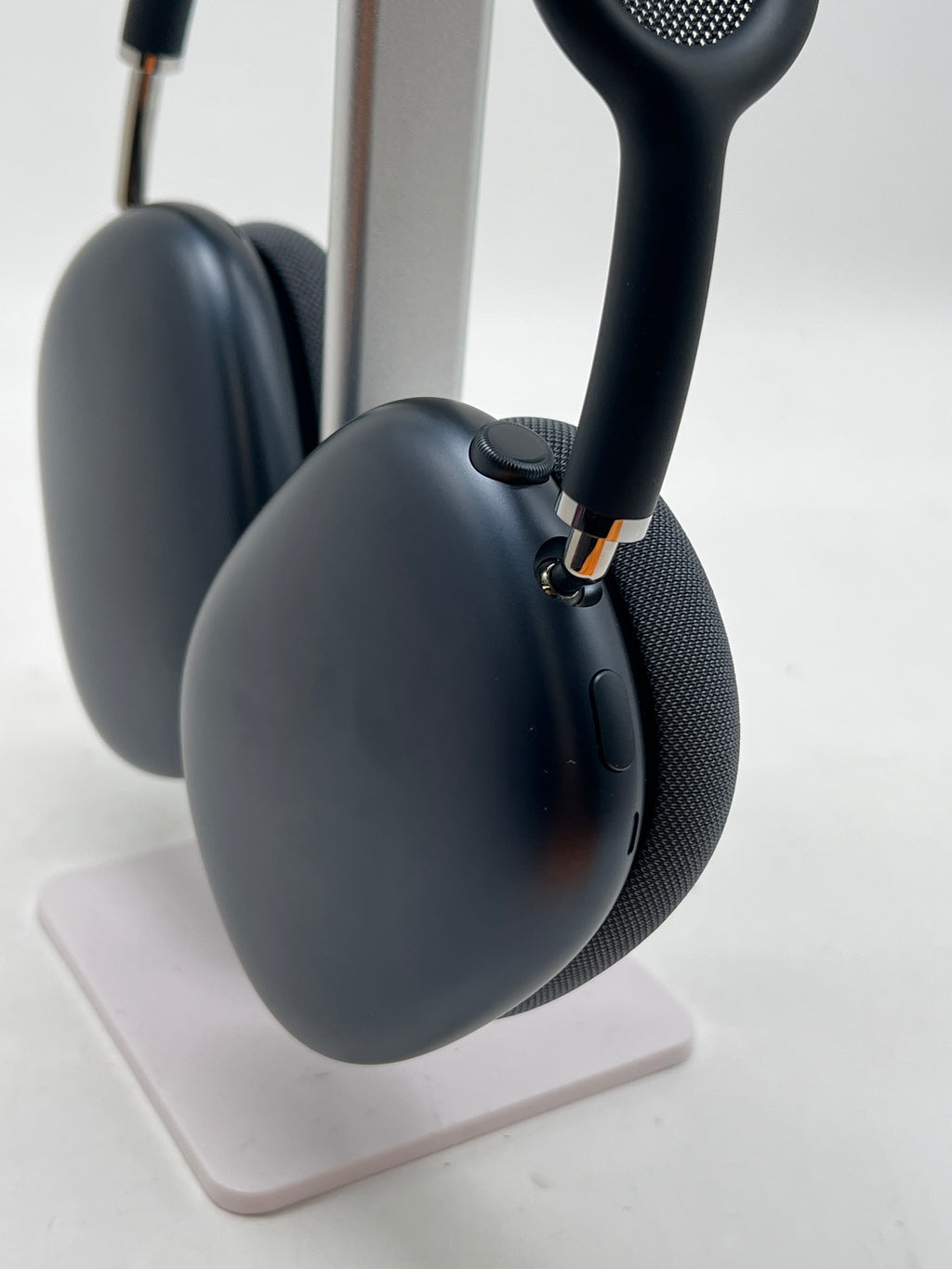 Apple AirPods Max A3184 Wireless Over-Ear Headphones Midnight - Used