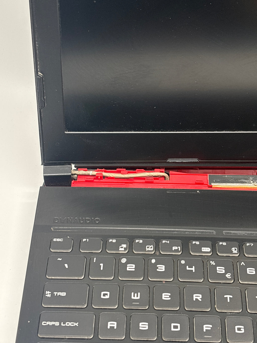 MSI GE63 Raider RGB 9SG i7 32GB RAM 512SSD RTX 2080 With Box - For Parts (Read DESC)