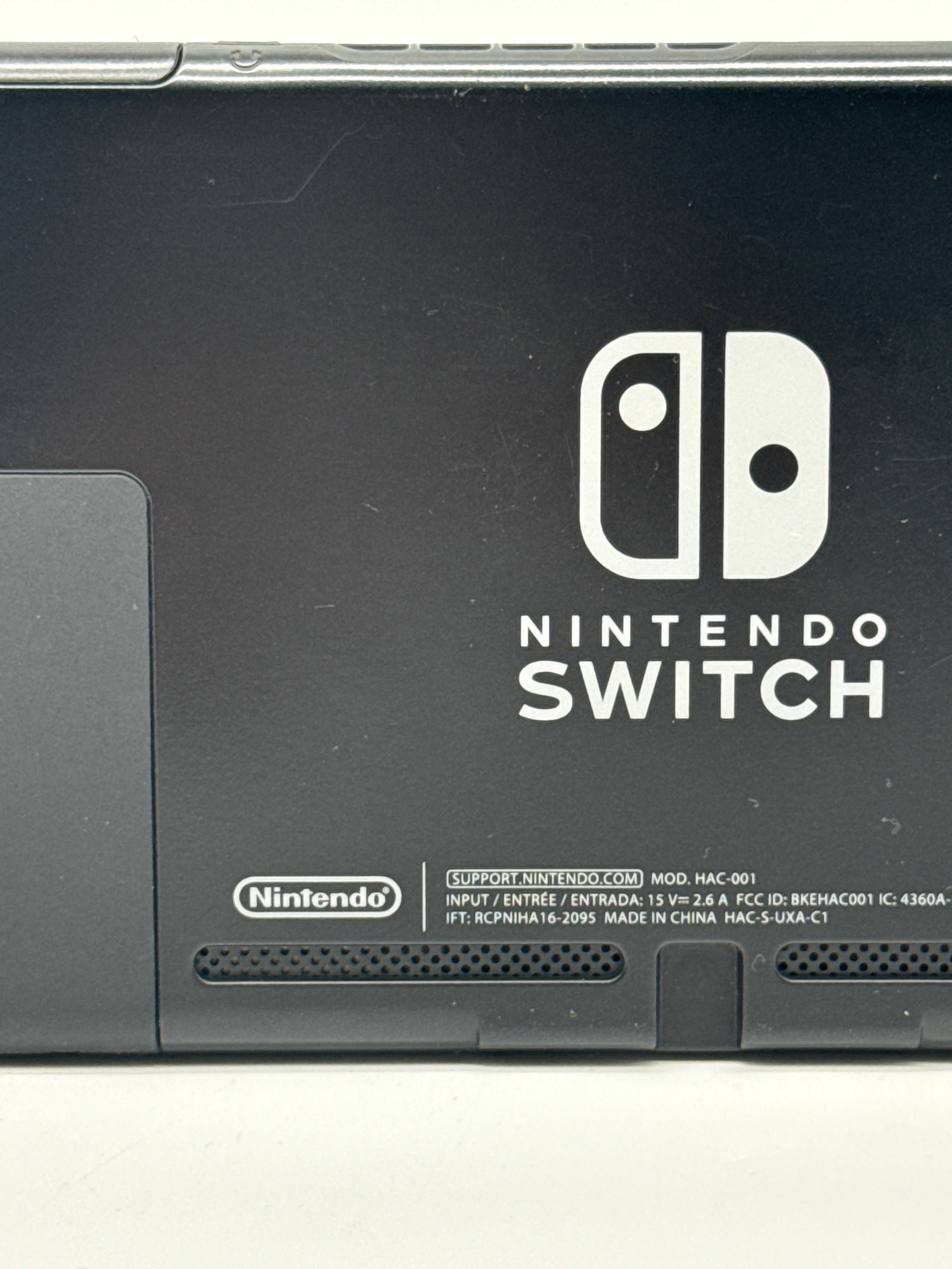 Nintendo Switch V1 Video Game Console HAC-001 32 GB Used w/ Case