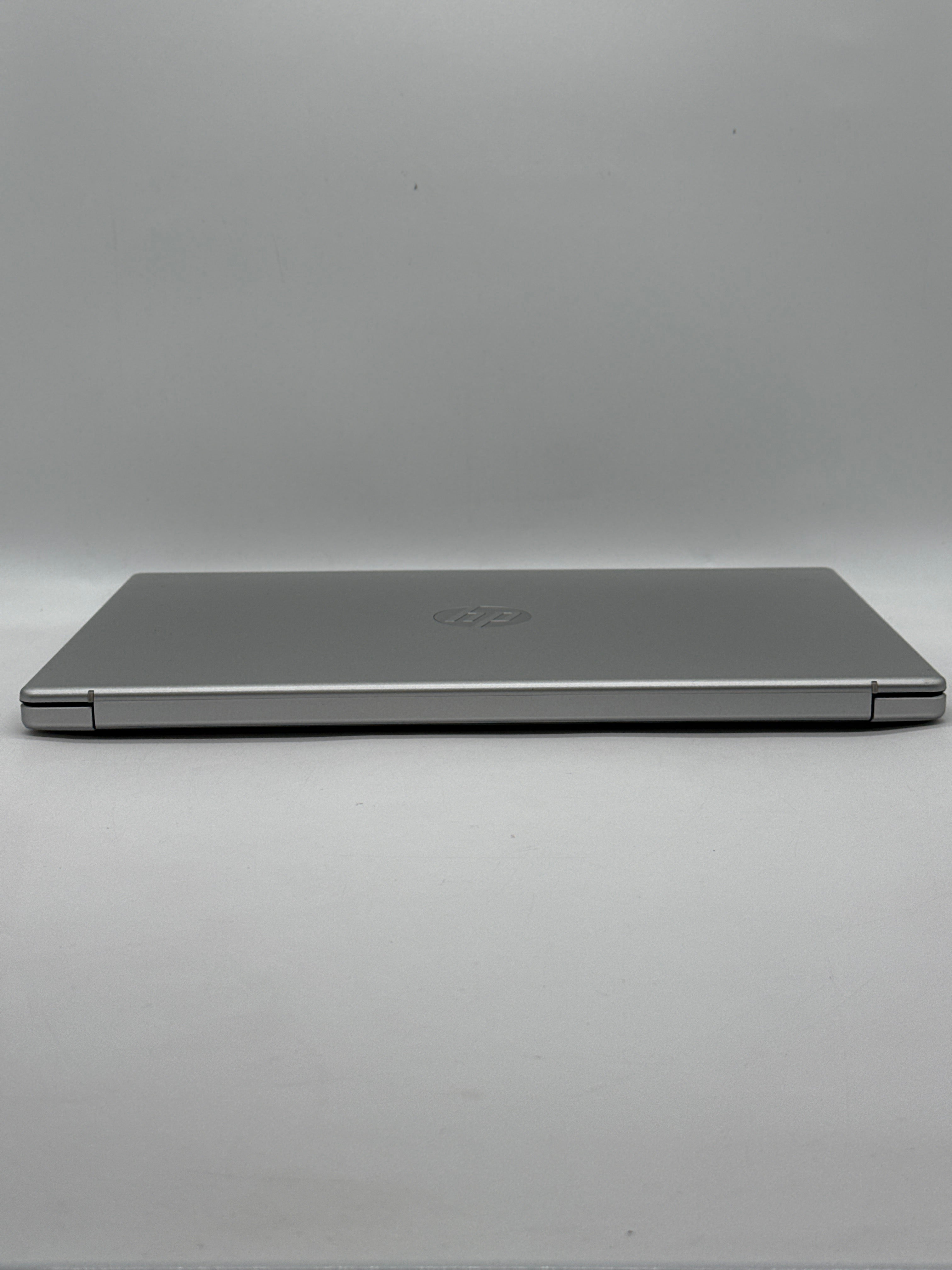 HP Laptop 15-fc0157nr 15.6" Athlon Silver 7120U 4GB RAM 256GB SSD