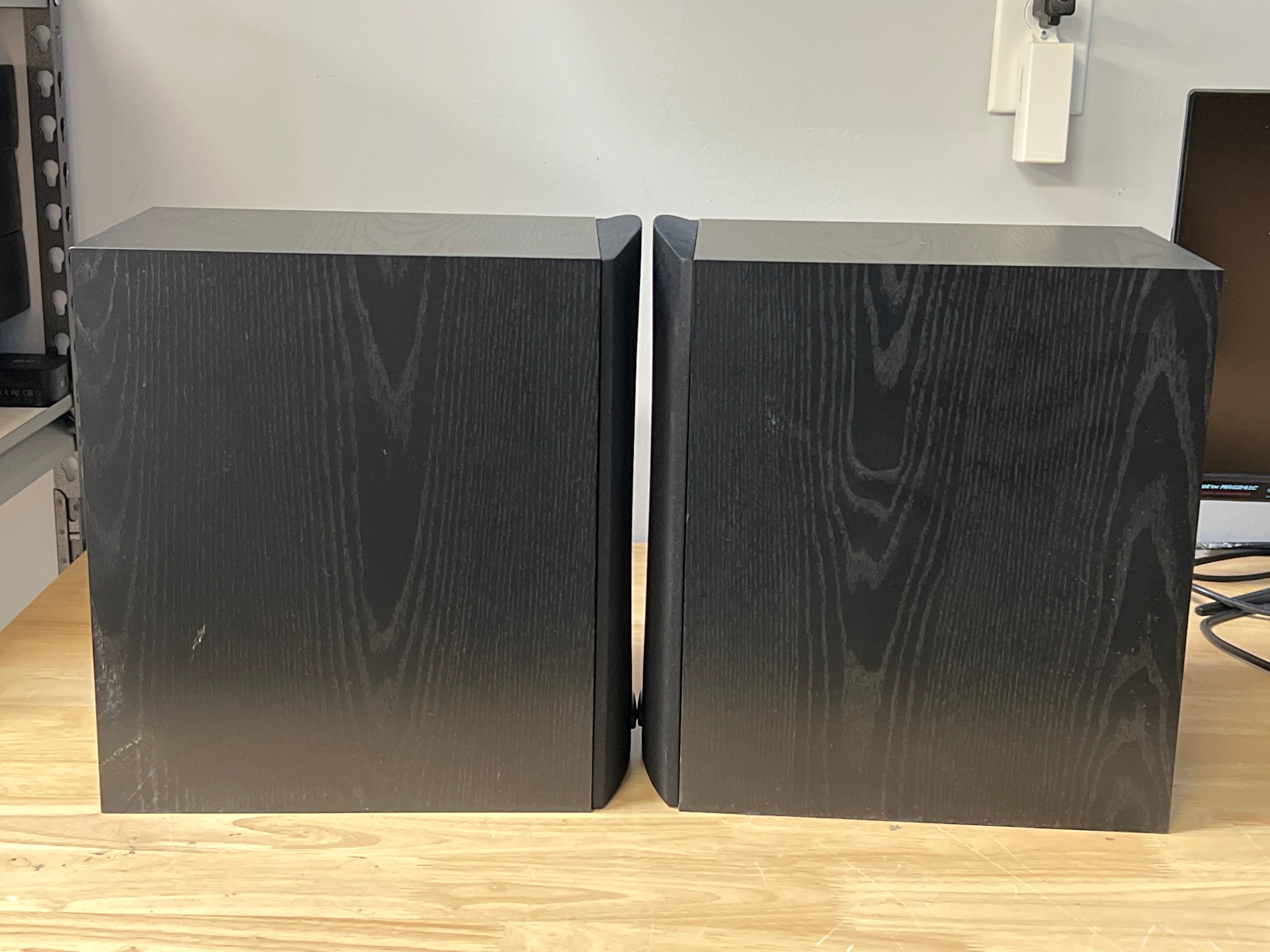 Paradigm Mini Monitor v.3 High Definition Bookshelf Pair of Speakers - Black Ash Finish