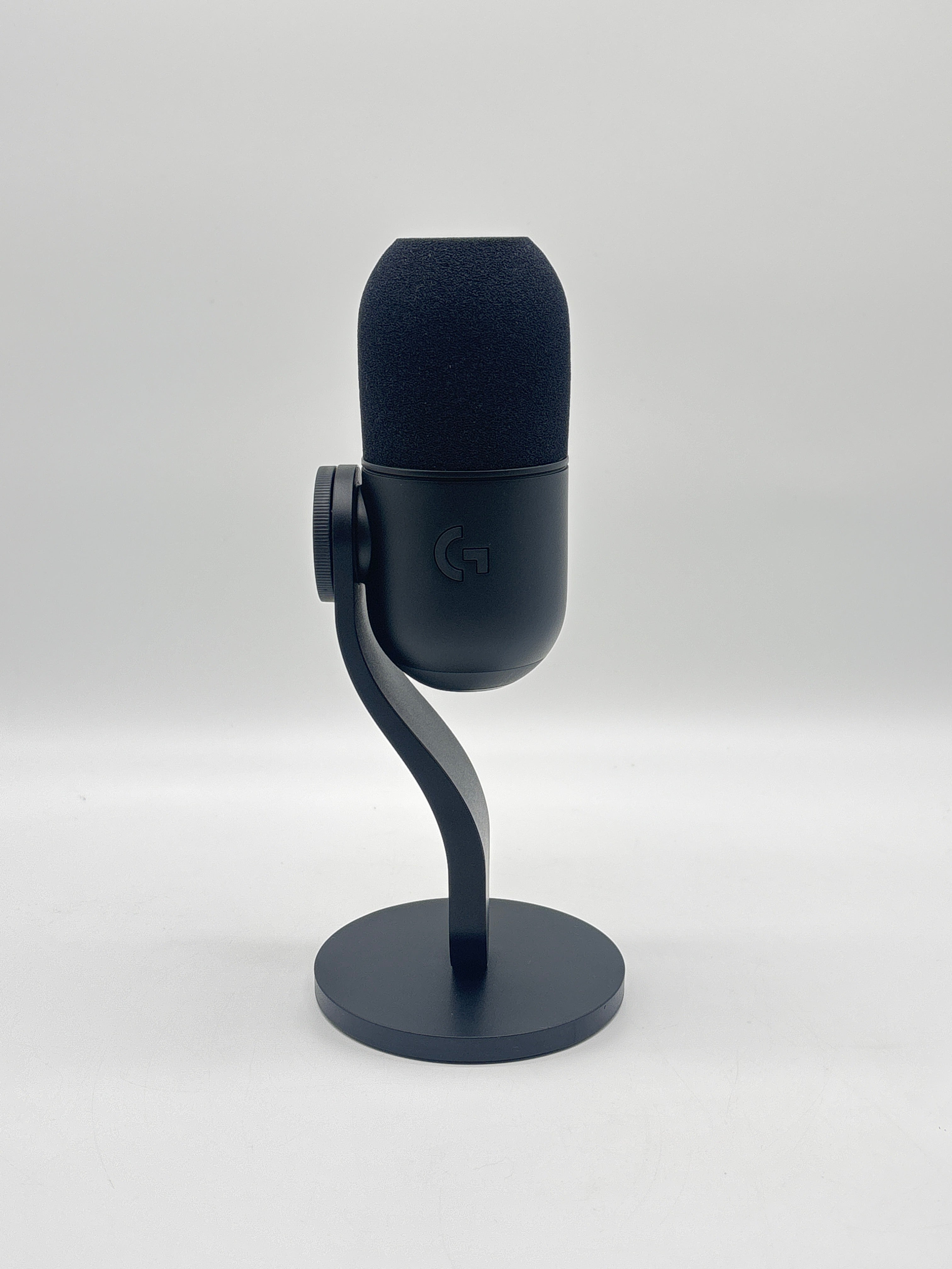 Logitech Yeti GX Wired Supercardioid Dynamic Gaming Microphone with LIGHTSYNC