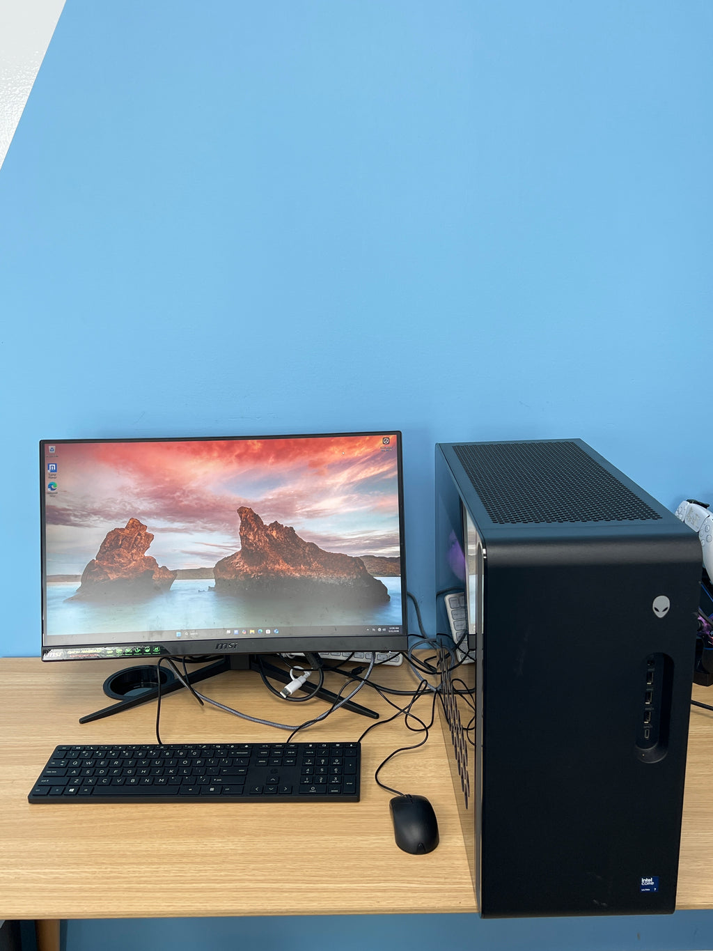 Alienware Aurora Ultra 7 265KF 32GB RAM 1TB SSD RTX 5070 - Used