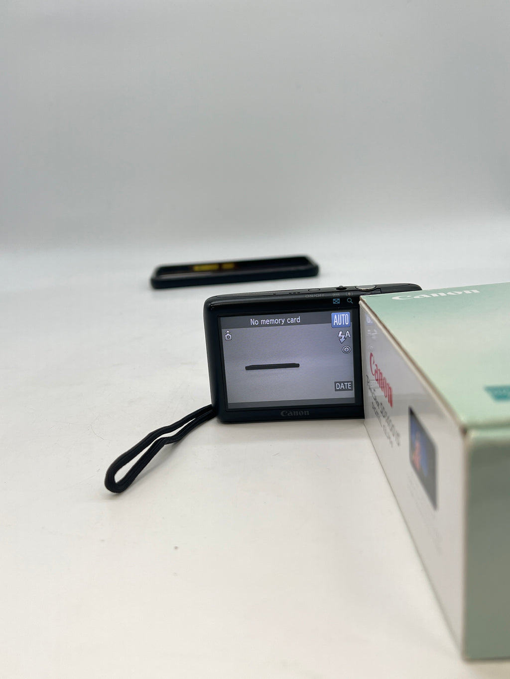 Canon PowerShot SD1400 IS 14.1MP Digital Elph Camera - Used with box