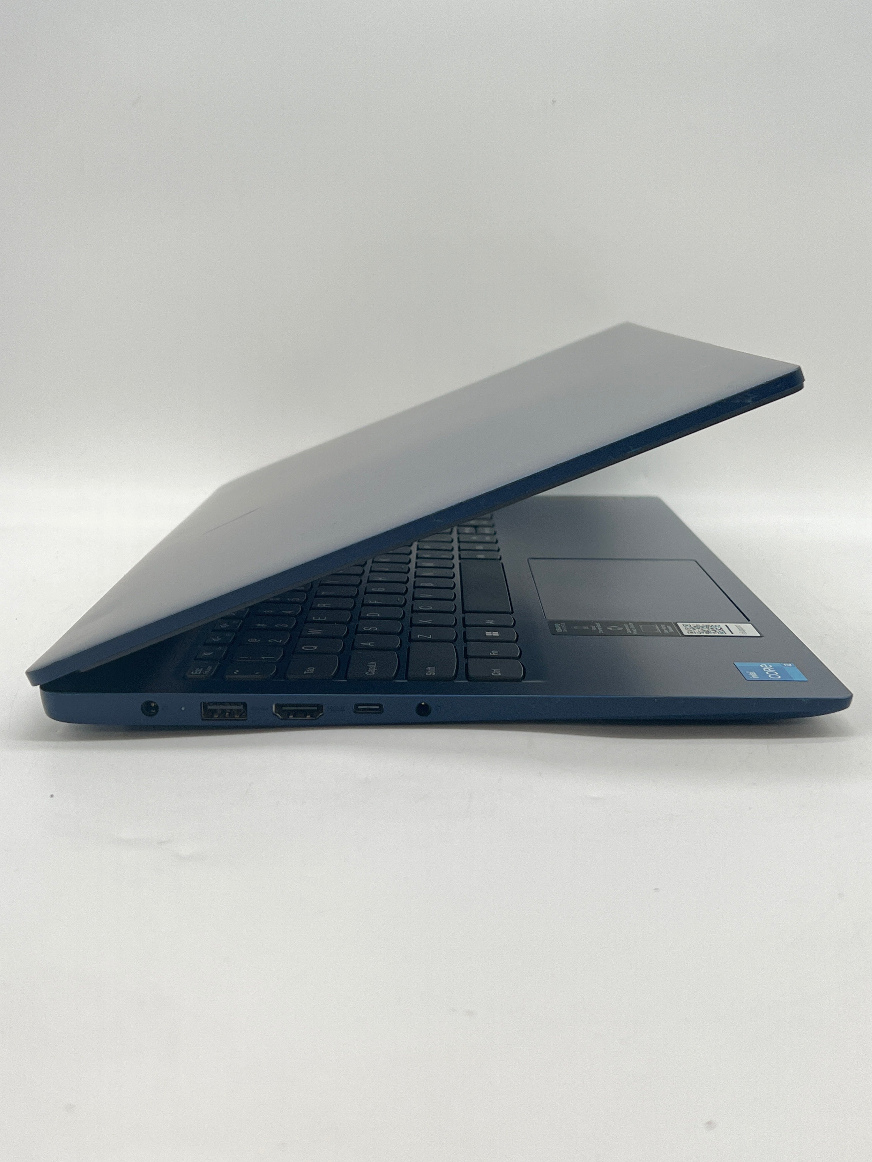 Lenovo IdeaPad Slim 3 15.6" i3-N305 8GB 256GB - Used