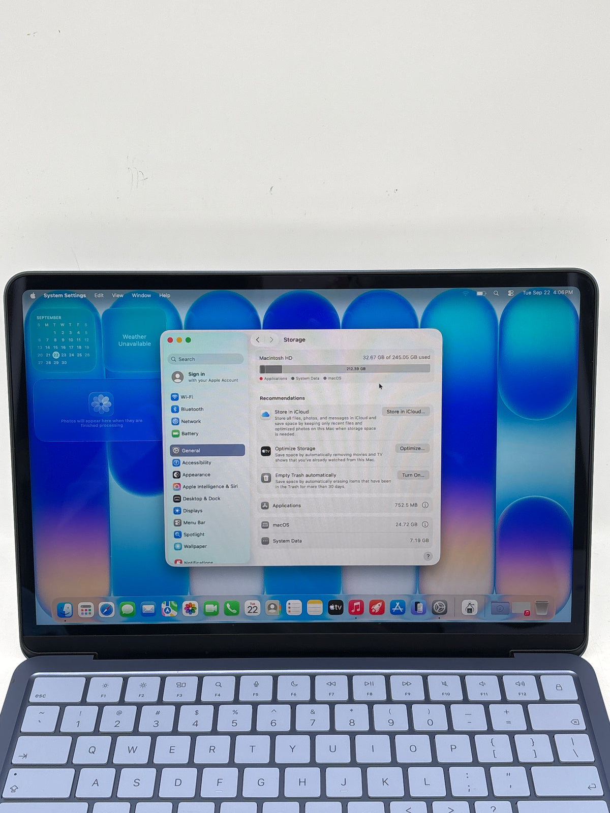 Apple MacBook NEO A3404 13" Apple A18 Pro 8GB RAM 256GB SSD Blue - Used