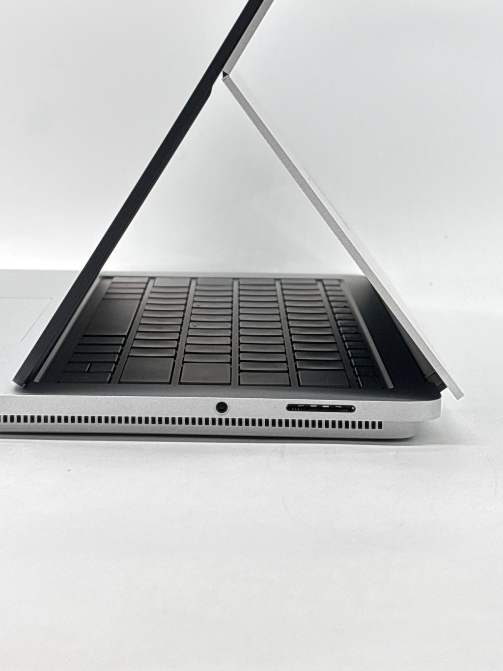 Microsoft Surface Laptop Studio i7-11370H 16GB RAM 512GB SSD Silver - Used
