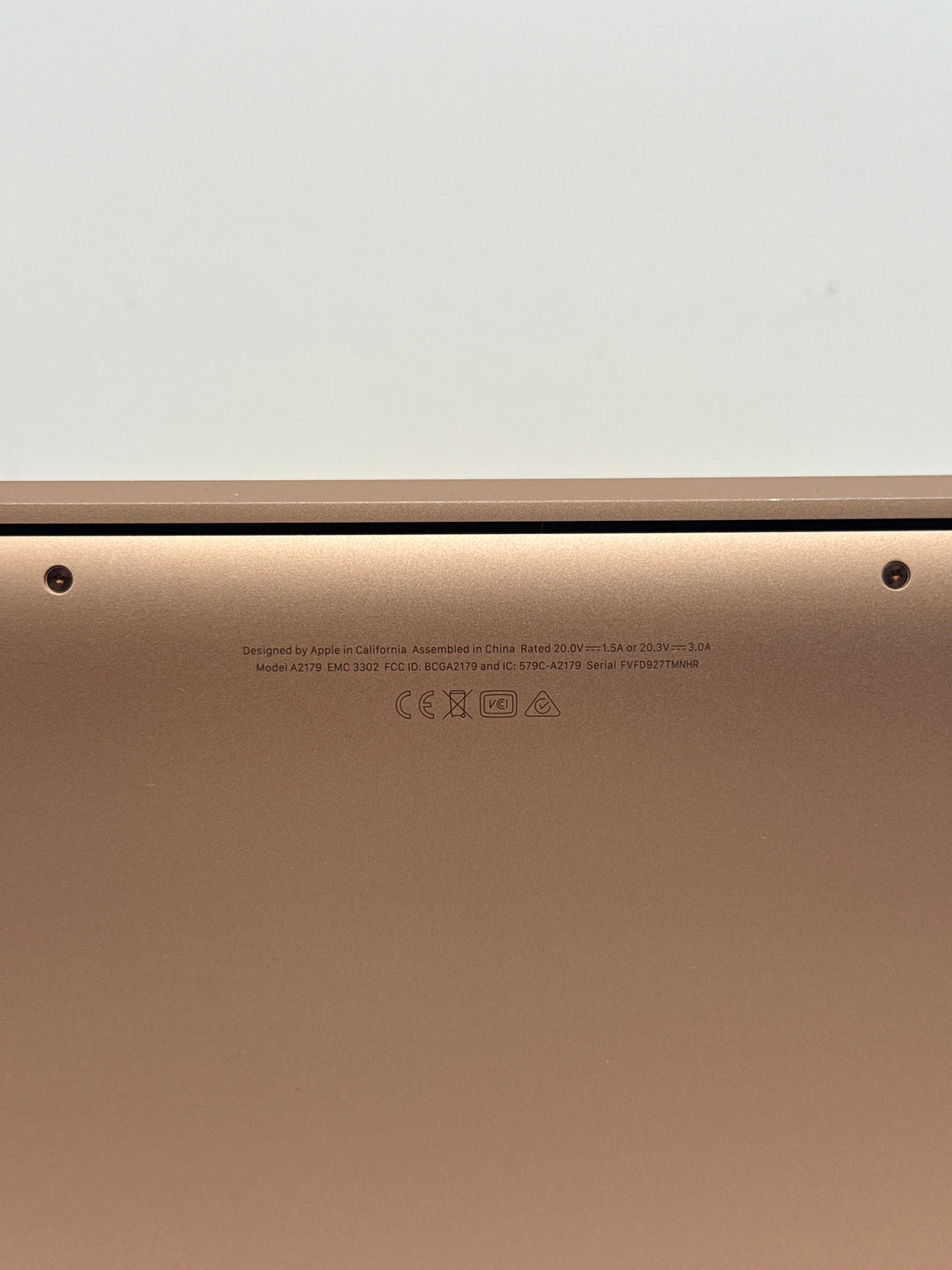Apple MacBook Air 13.3" A2179 i3 8GB RAM 256GB SSD - For Parts (Read DESC)