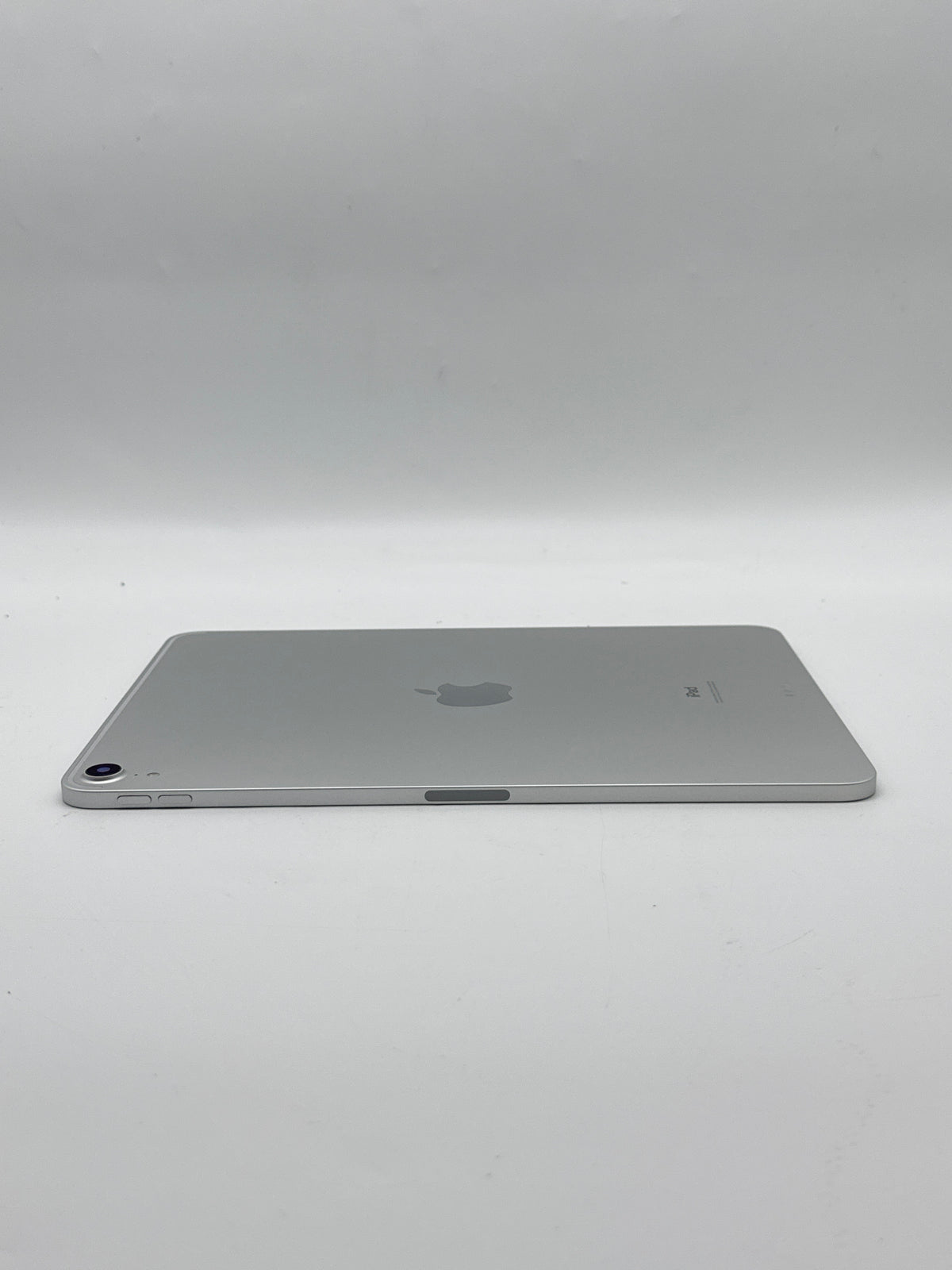 Apple iPad Pro 11in 1st Gen 64GB Wi-Fi Silver Bad Charging Port Read