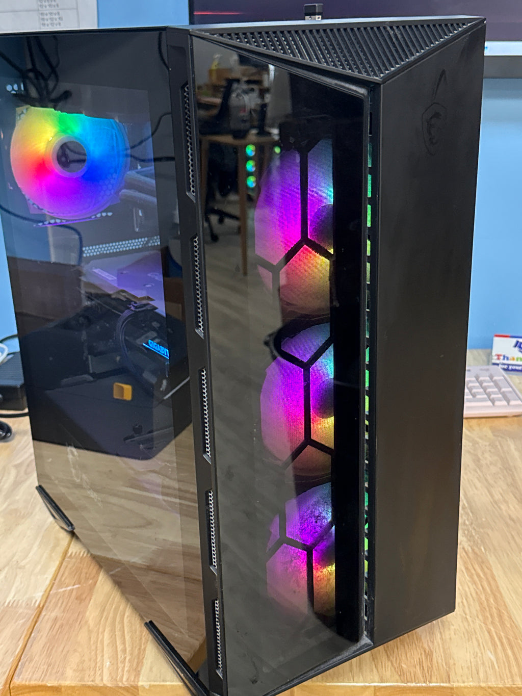 MSI PC Ryzen 7 5800X 16GB RAM 1TB SSD RX 6500 XT Black