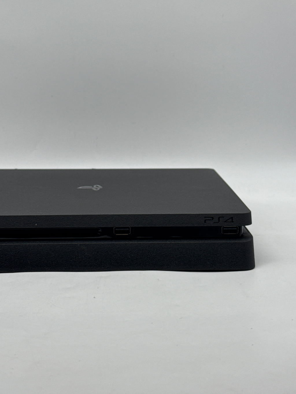 Sony PlayStation 4 Slim CUH-2215B 1TB Black Console w/ 1 DualShock 4 Controller