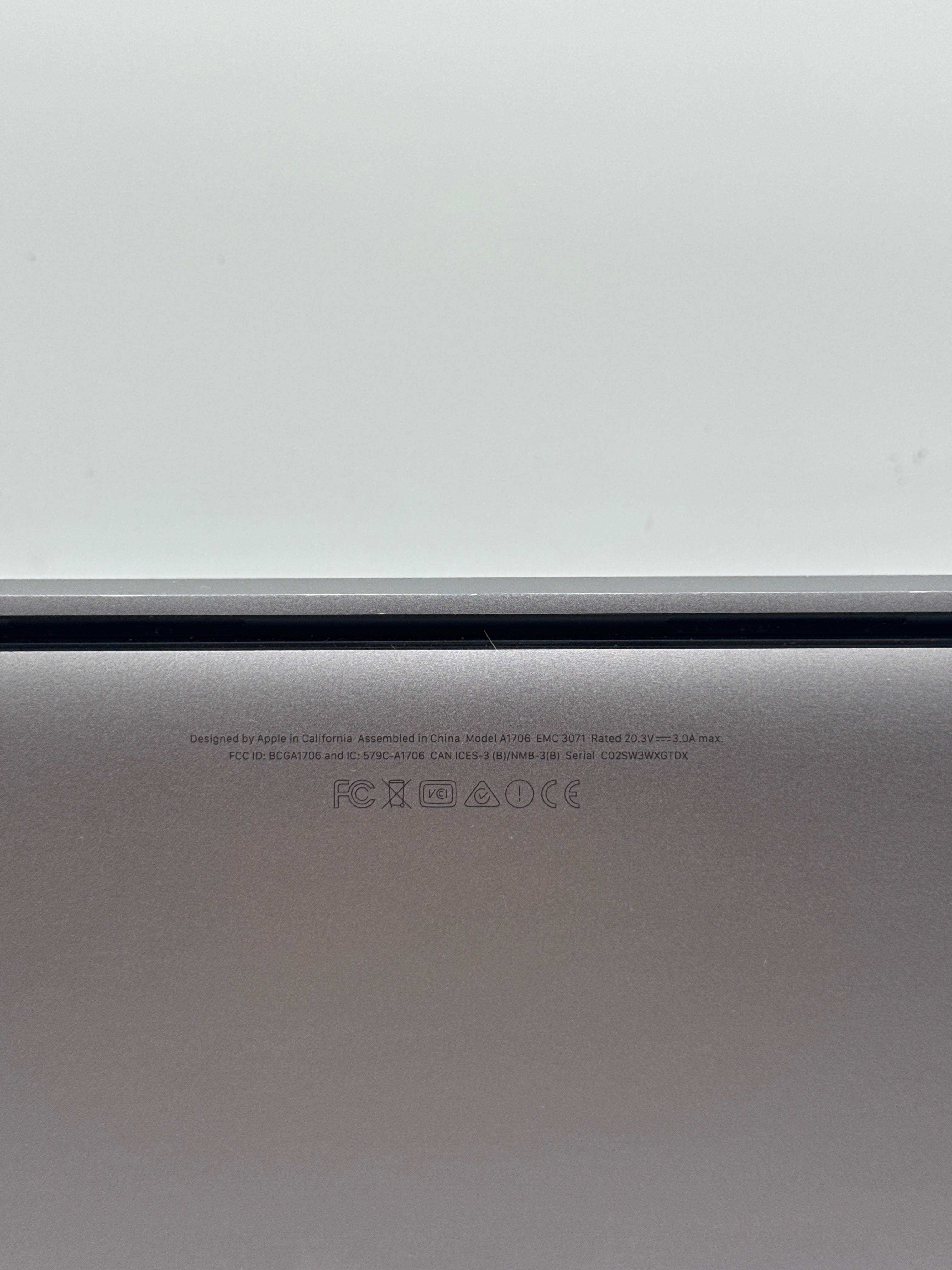 Apple MacBook Pro 13" A1706 i7 16GB RAM 256GB SSD - Service Battery