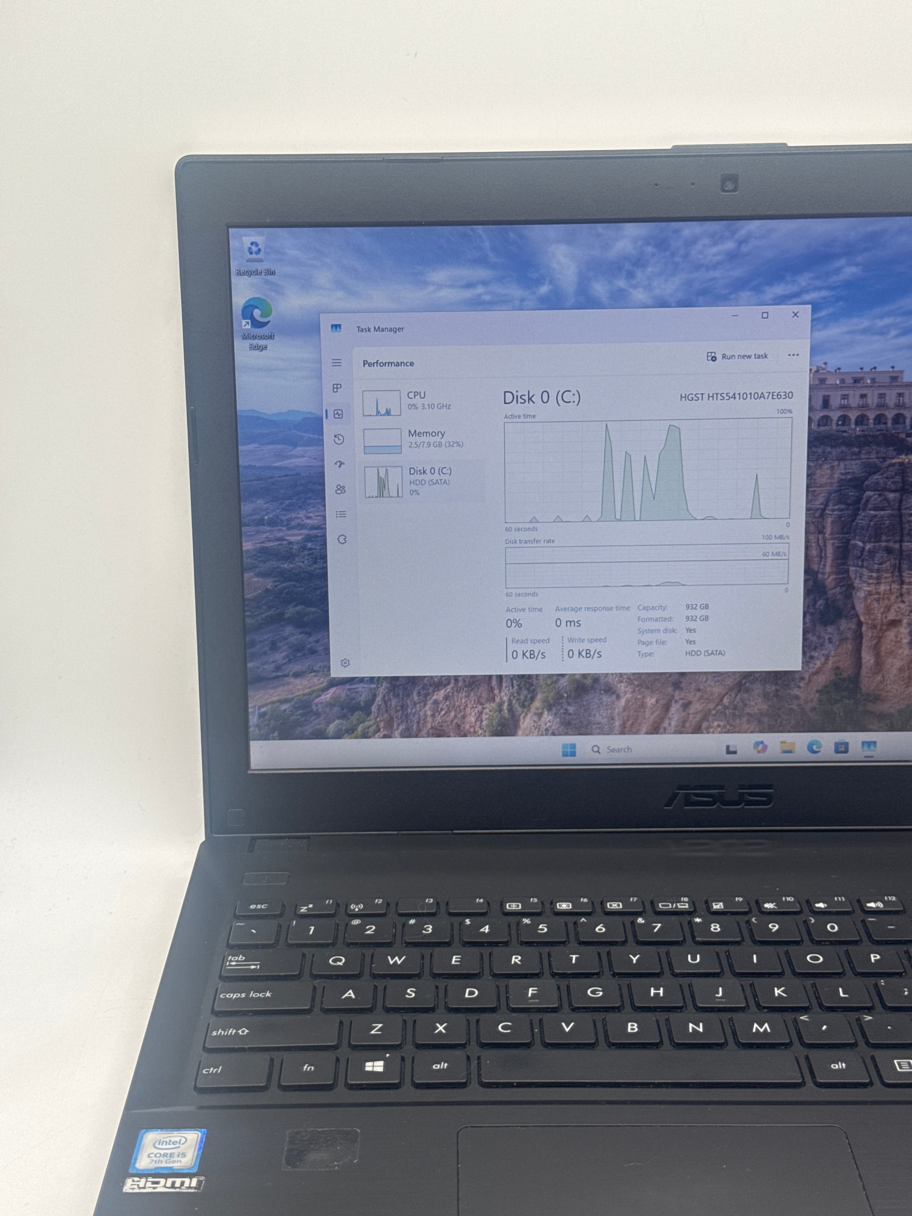 Asus P2540U 15.6" i5-7200U 8GB RAM 1TB HDD - Bad HDD